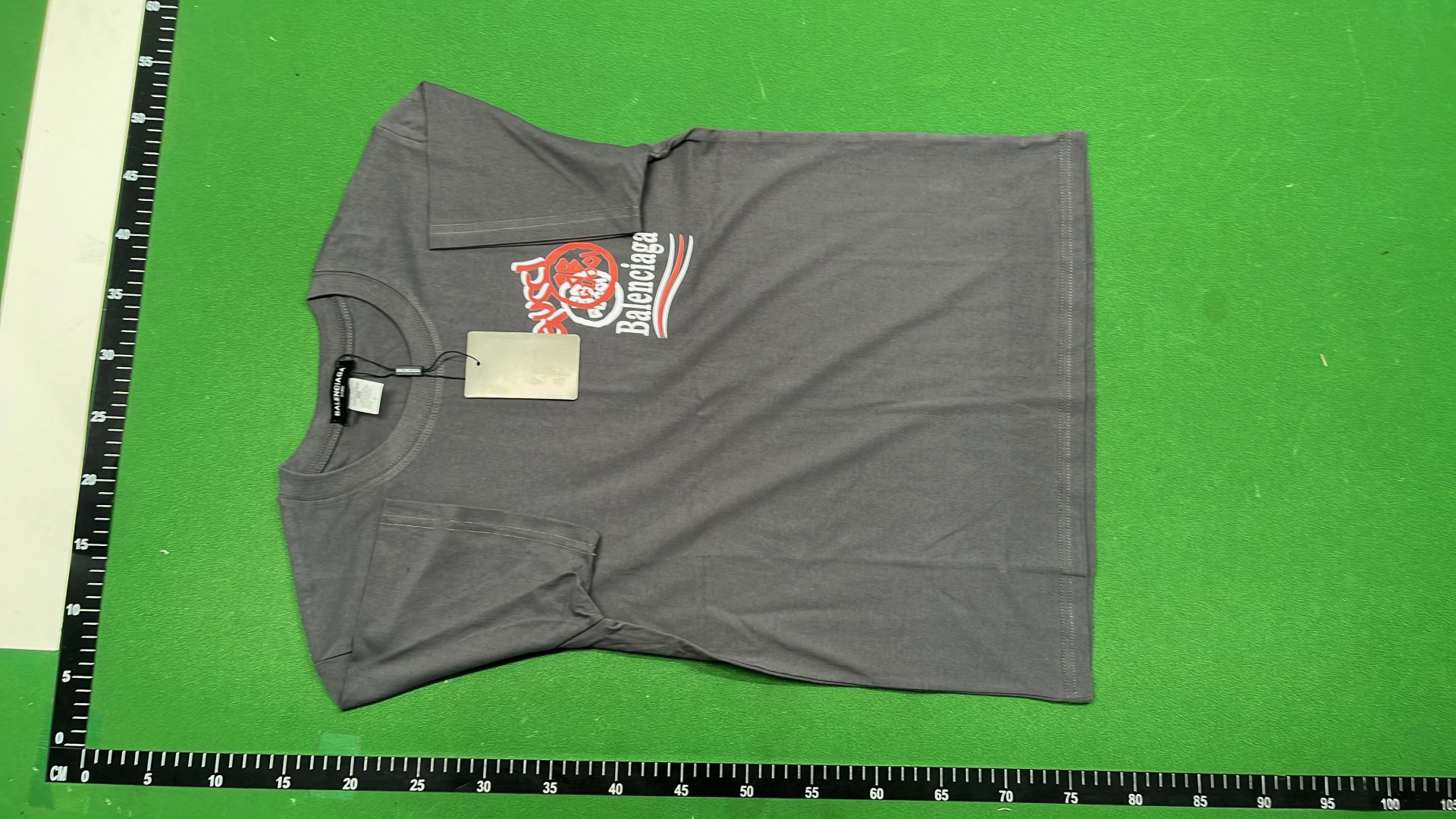 Gucci Logo T-Shirt for Men and Women