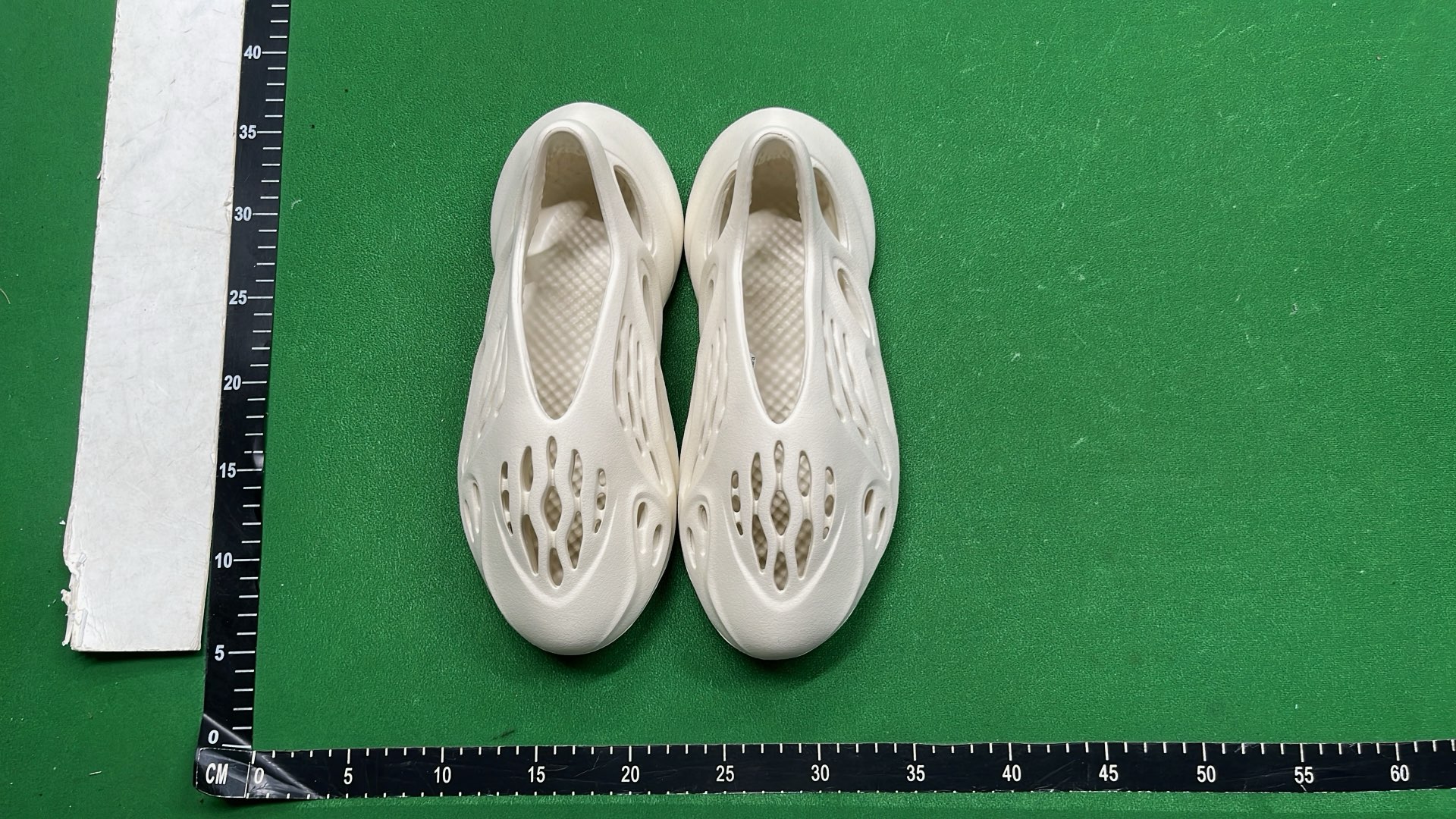 GX/LW Batch Fashionable Foam Shoes in Multiple Colors