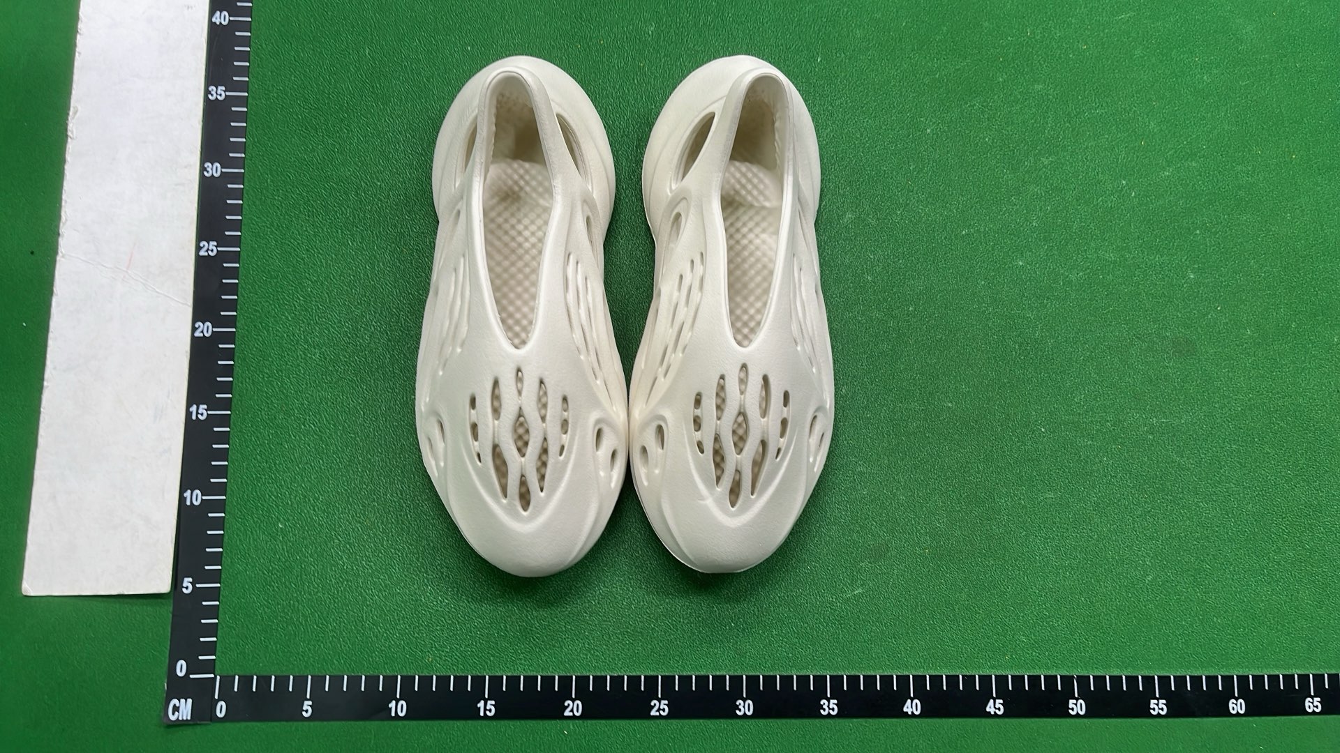 GX/LW Batch Fashionable Foam Shoes in Multiple Colors