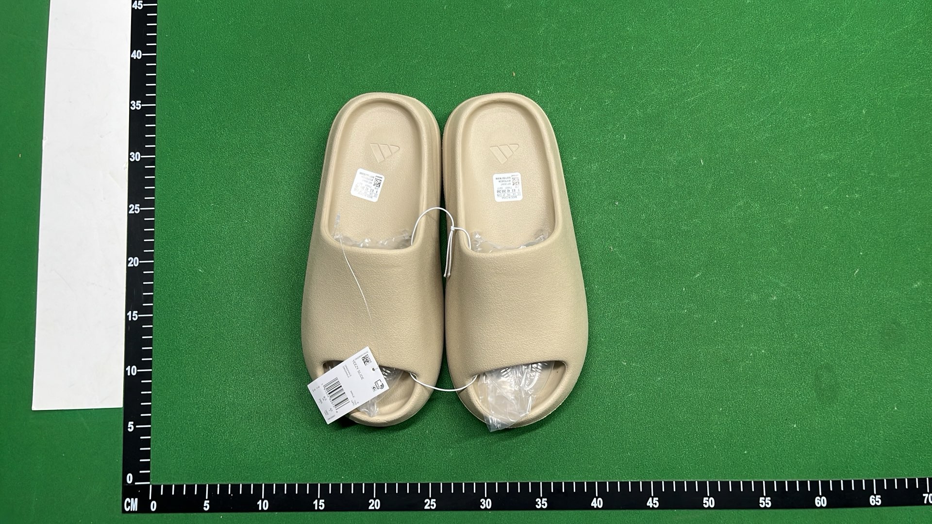 Yeezy Slide Black Slides HQ6448