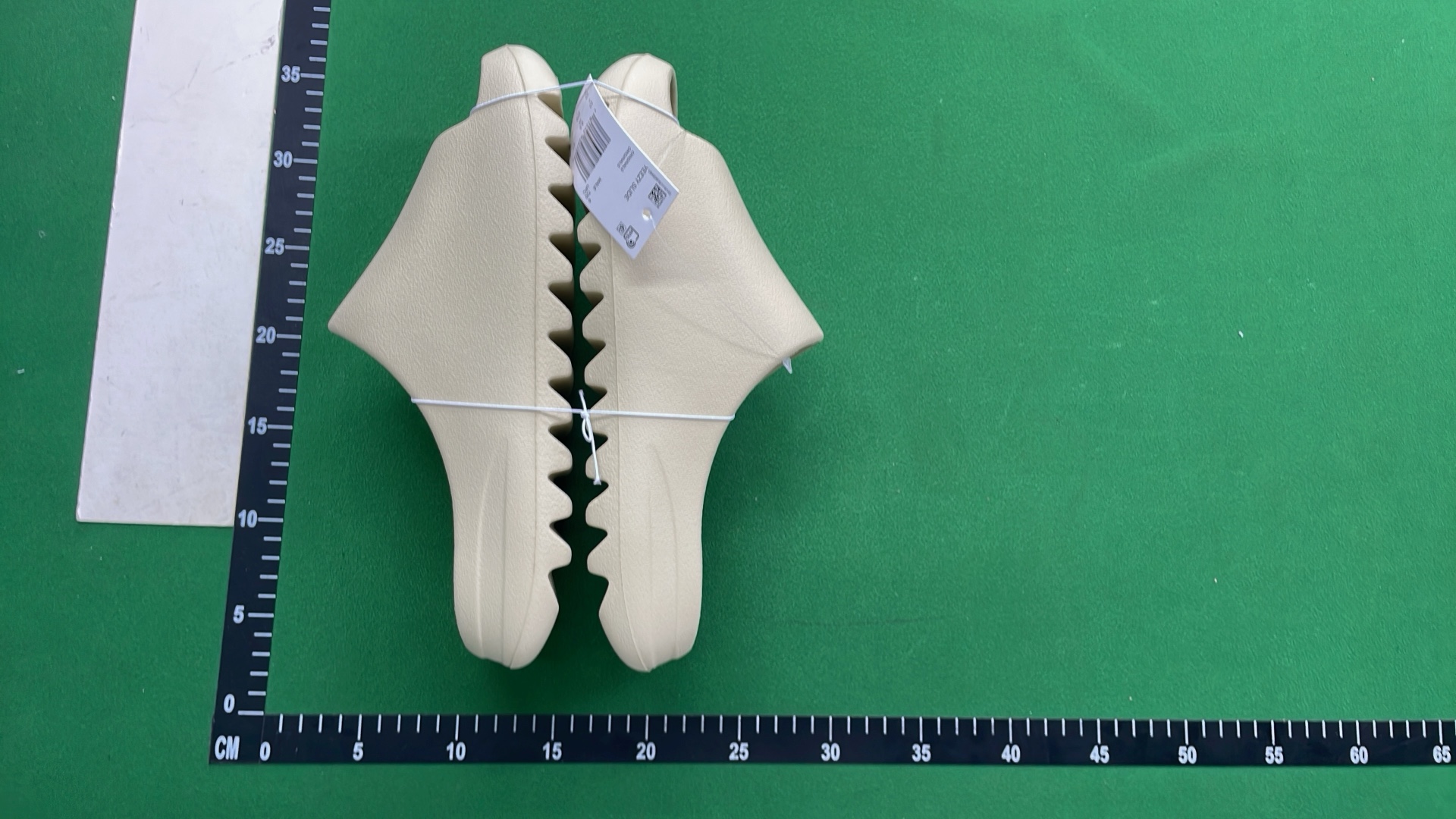 Yeezy Slide Black Slides HQ6448