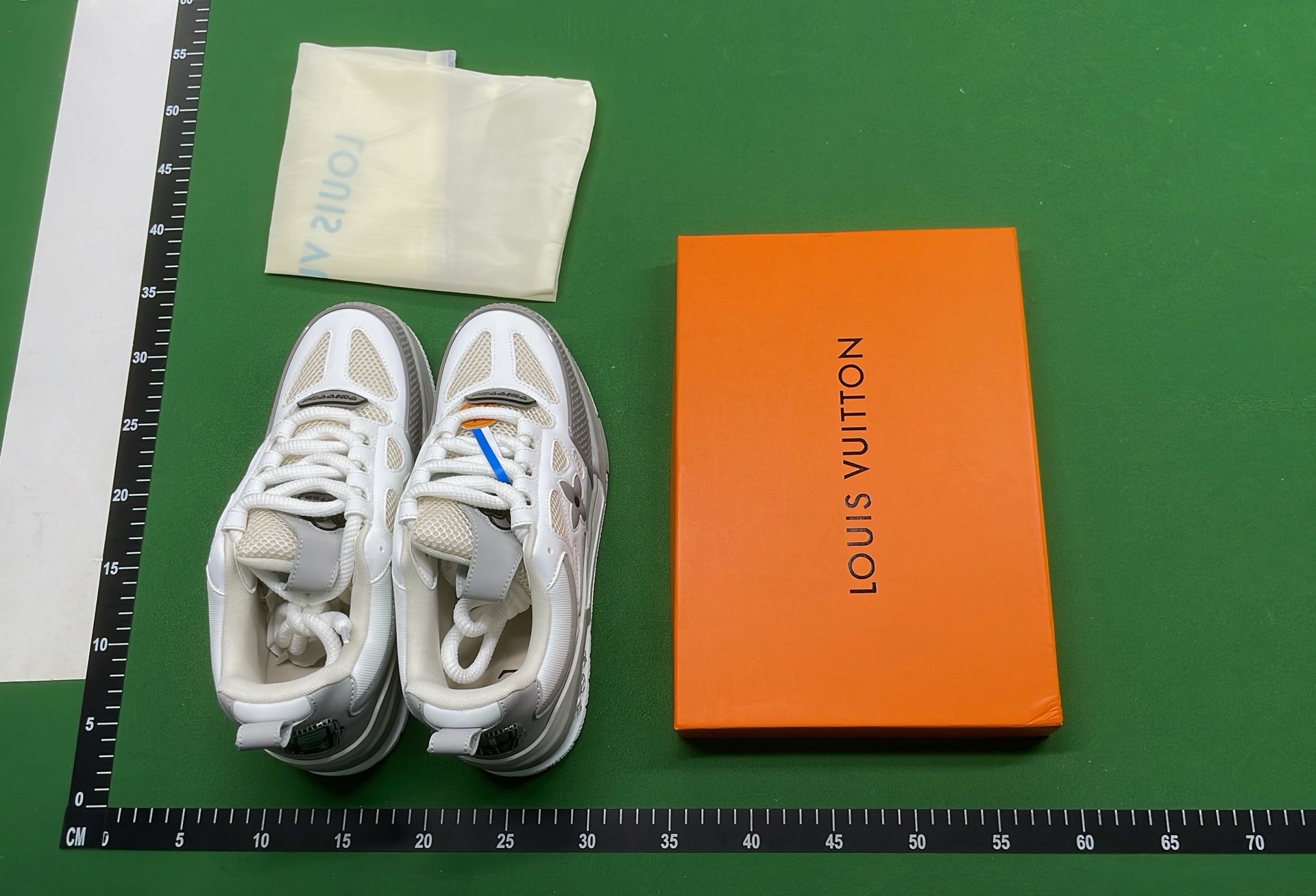 Lv Trainer Sneaker VCJK0521ZVL