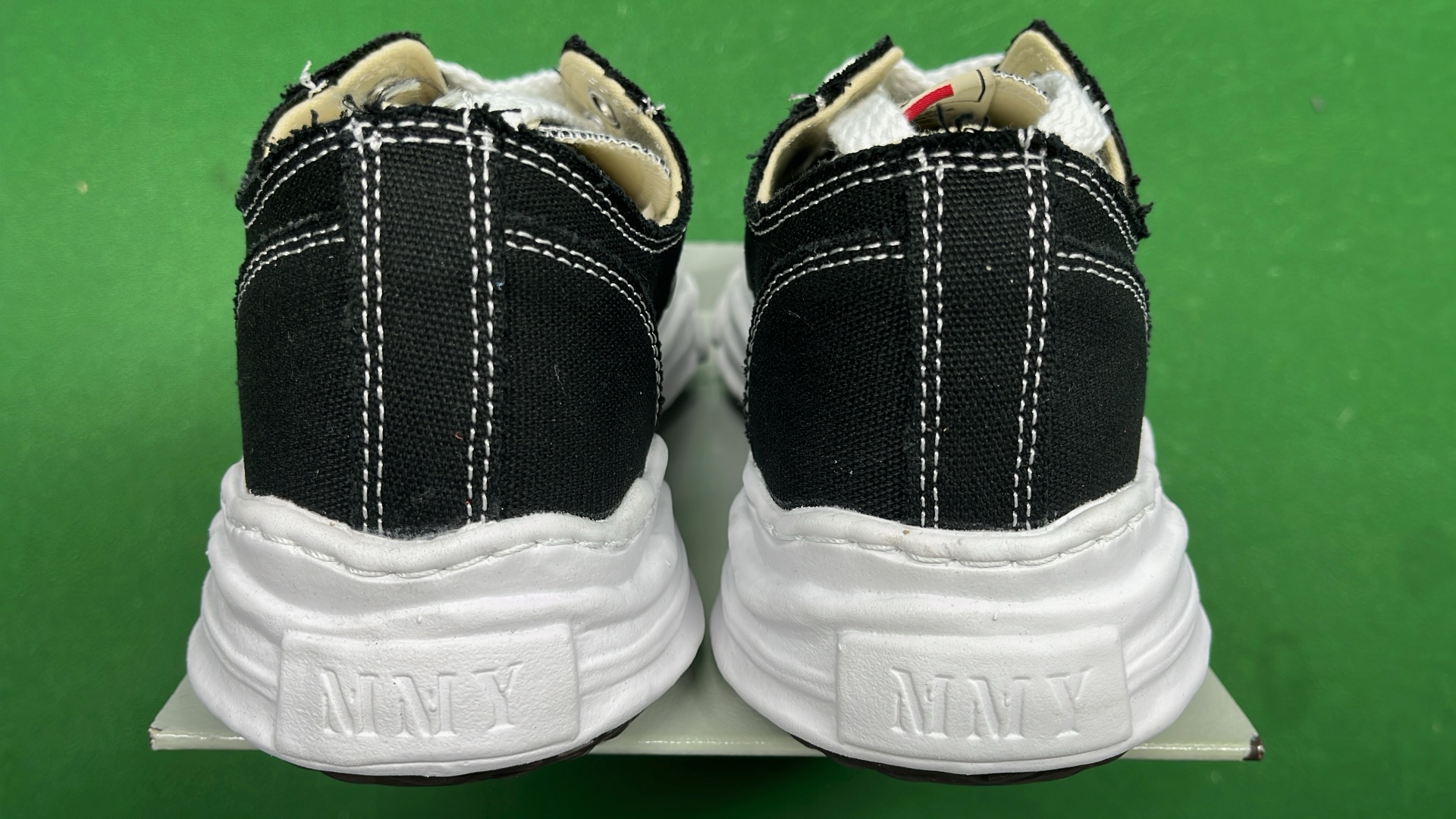Trendy Canvas Sneakers for Men and Women