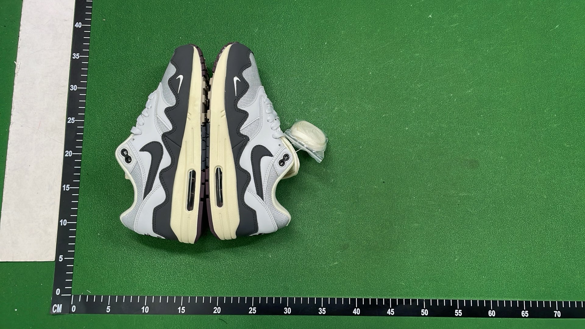 Nike Air Max 1 Sneakers Collection
