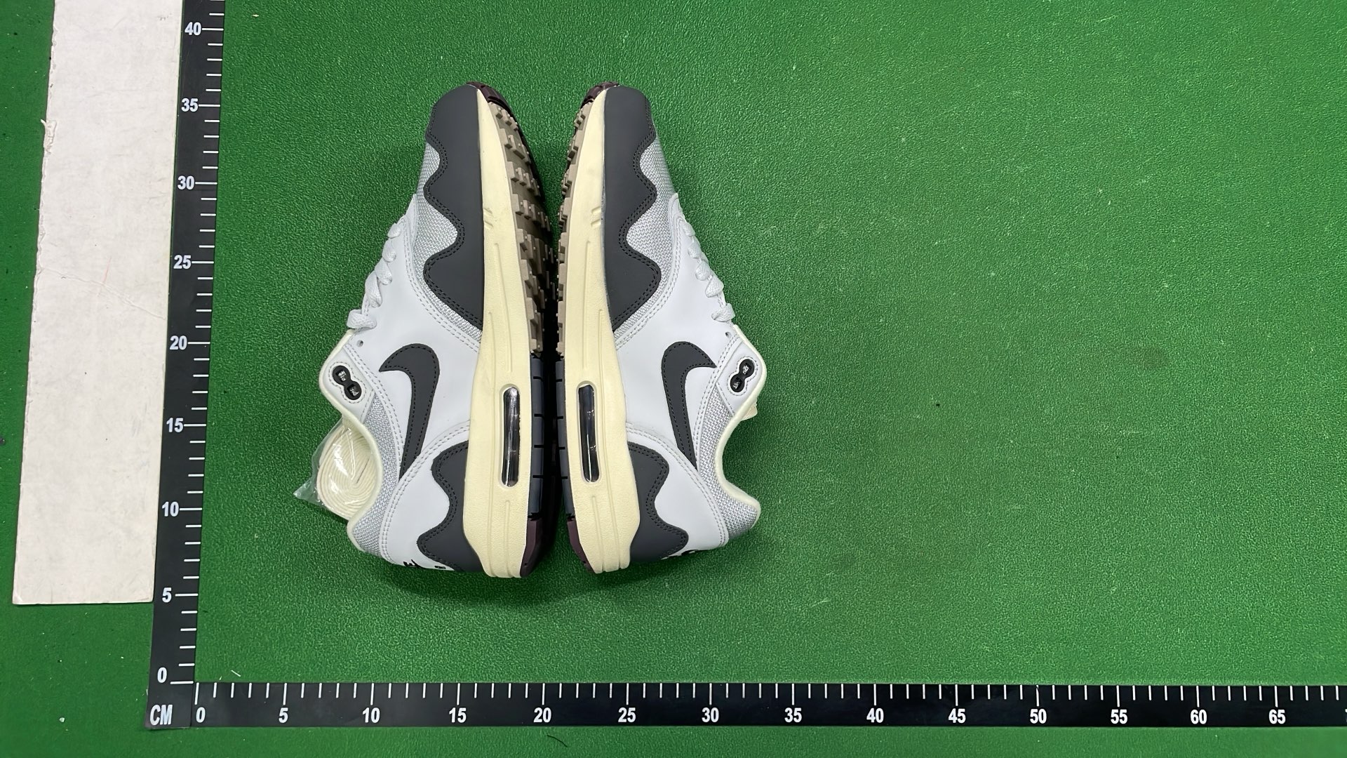 Nike Air Max 1 Sneakers Collection