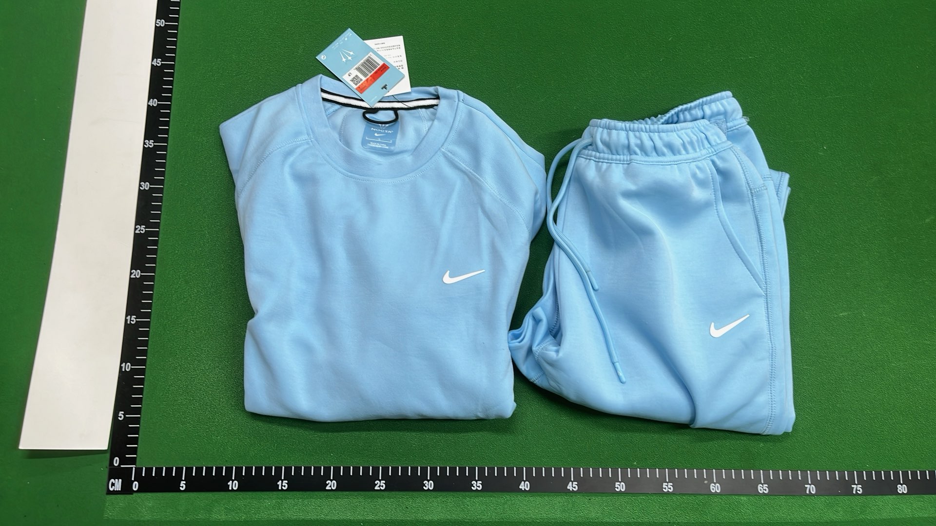 Nike Dri-FIT Crewneck Sweatshirt - Black, Green, Blue