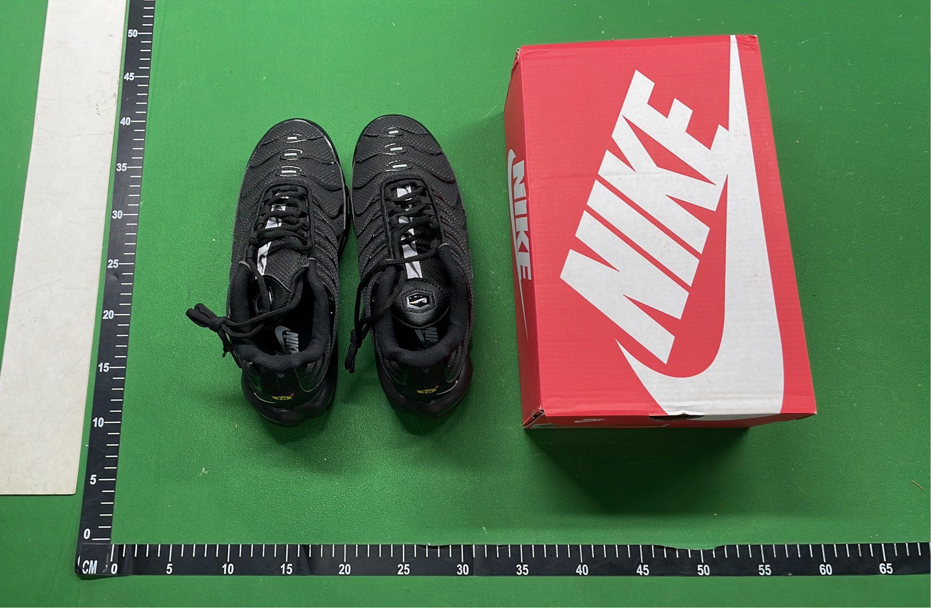 Nike Air Max Plus Tn White Blue Wave Design Sneakers
