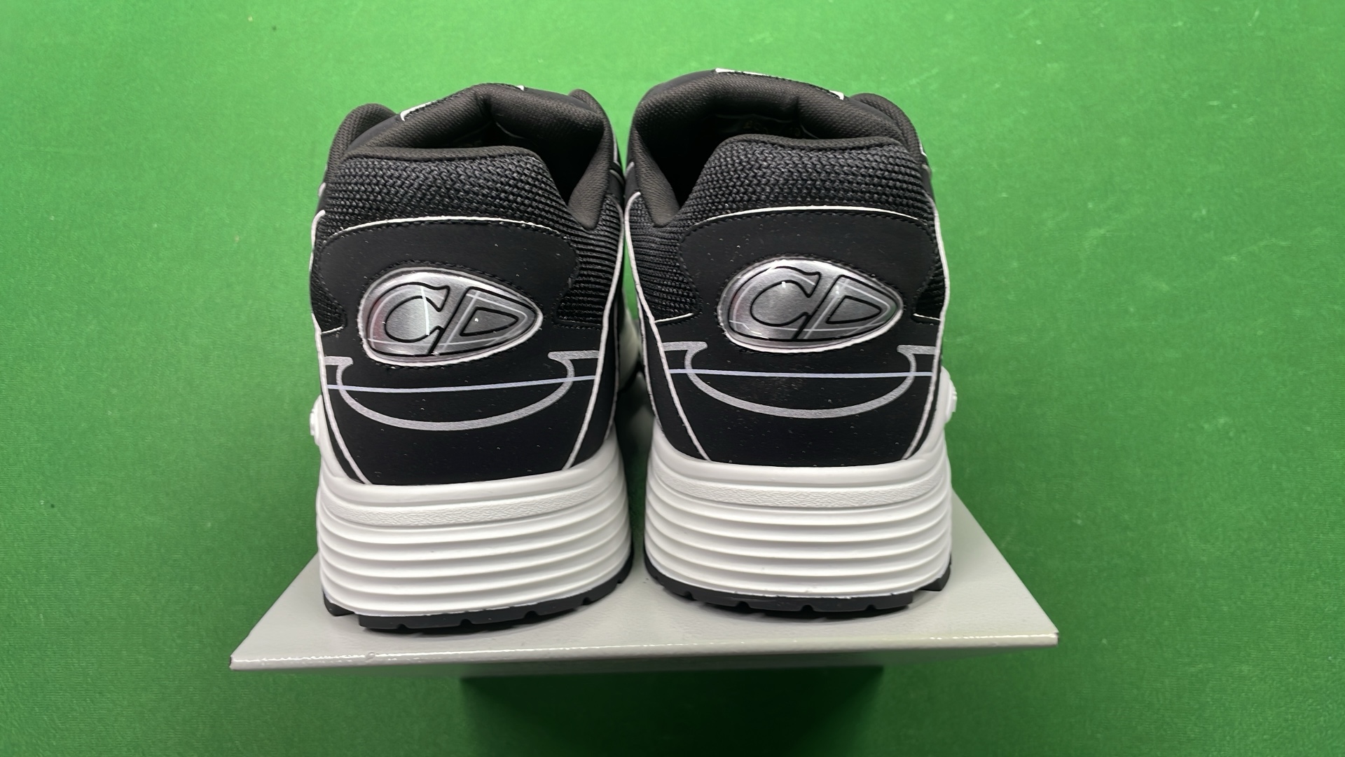 Dior Shoes IOBM1113ZBL - Stylish and Comfortable Sneakers