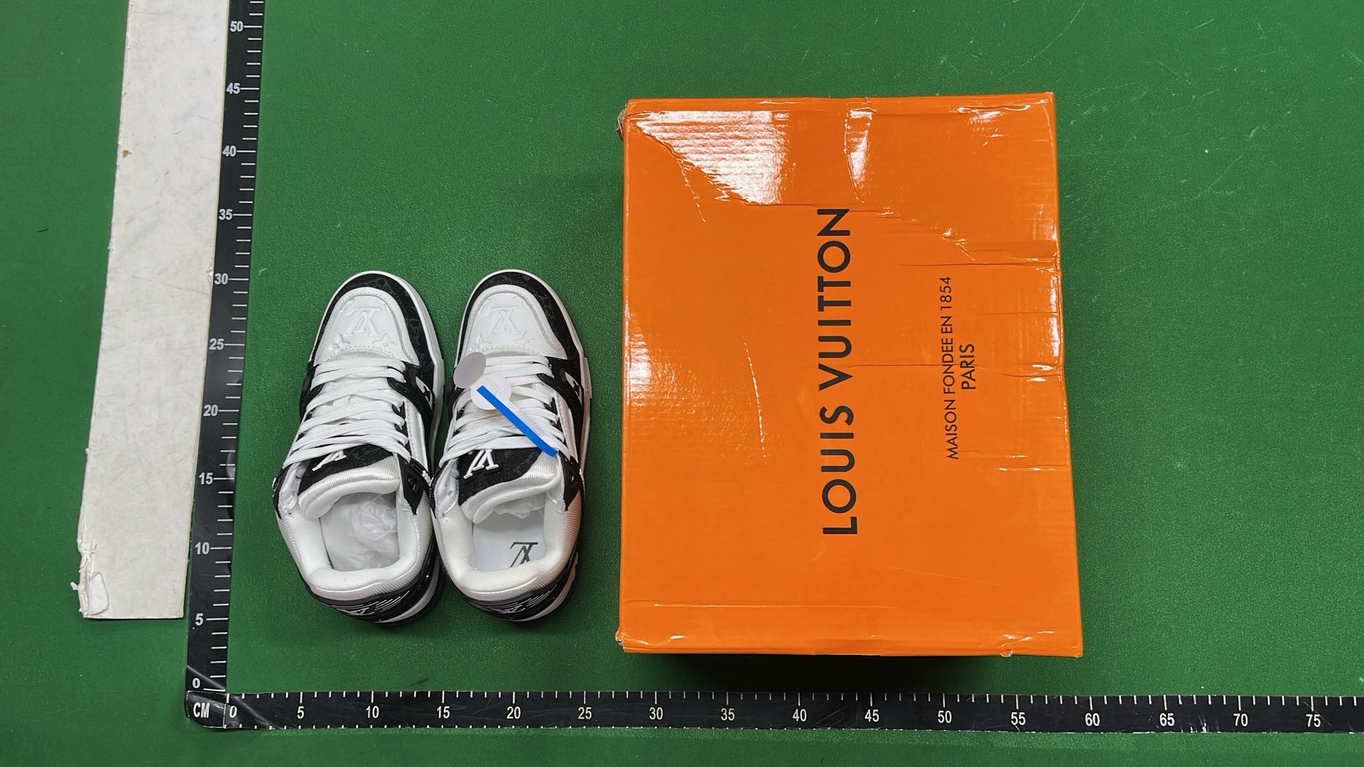 Louis Vuitton LV Trainer Sneakers Men Women Fashion Sport Shoes