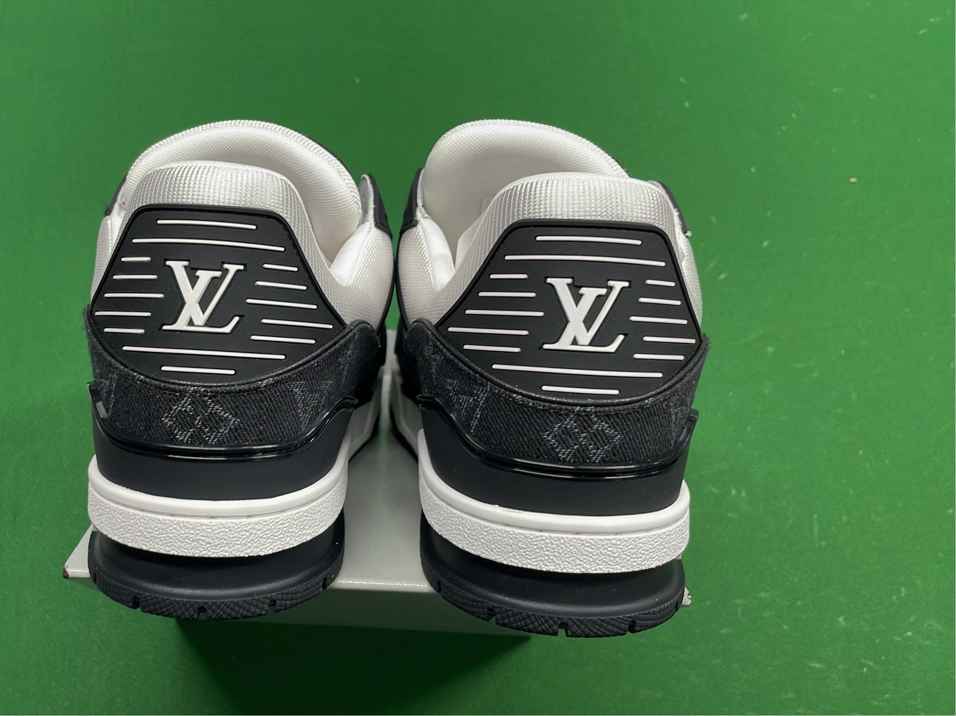 GZ Black White Abstract Sneakers - Men's Fashion Street Style Shoes