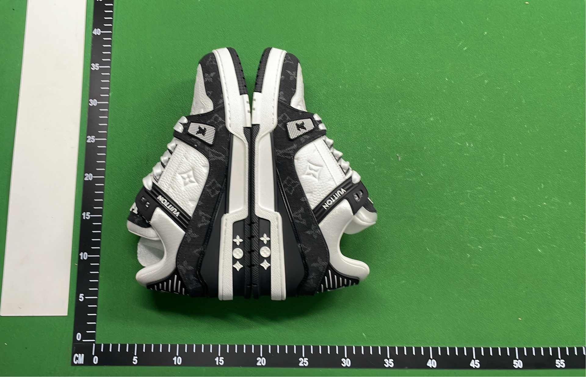 GZ Black White Abstract Sneakers - Men's Fashion Street Style Shoes