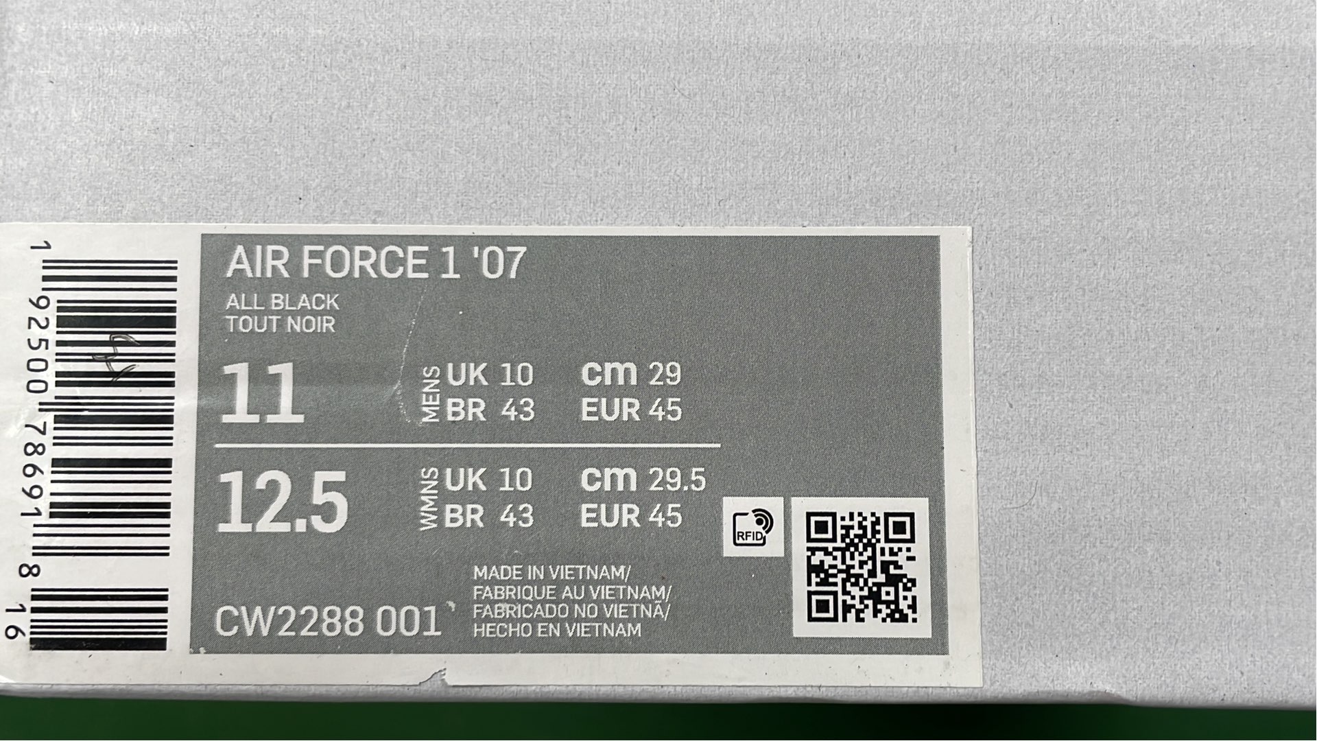 Nike Air Force 1 Low Supreme Collaboration Sneakers