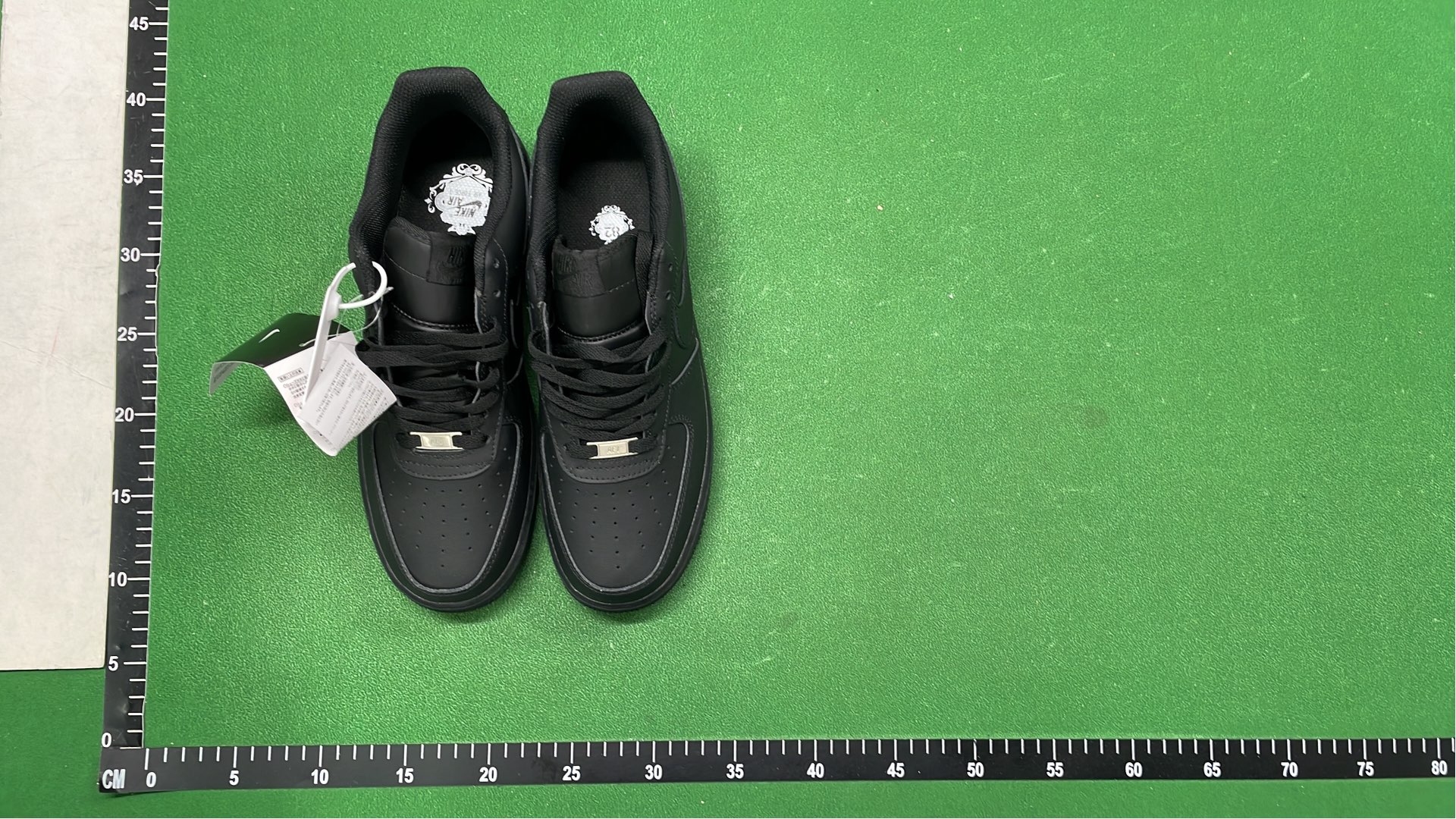 Nike Air Force 1 Low Supreme Collaboration Sneakers