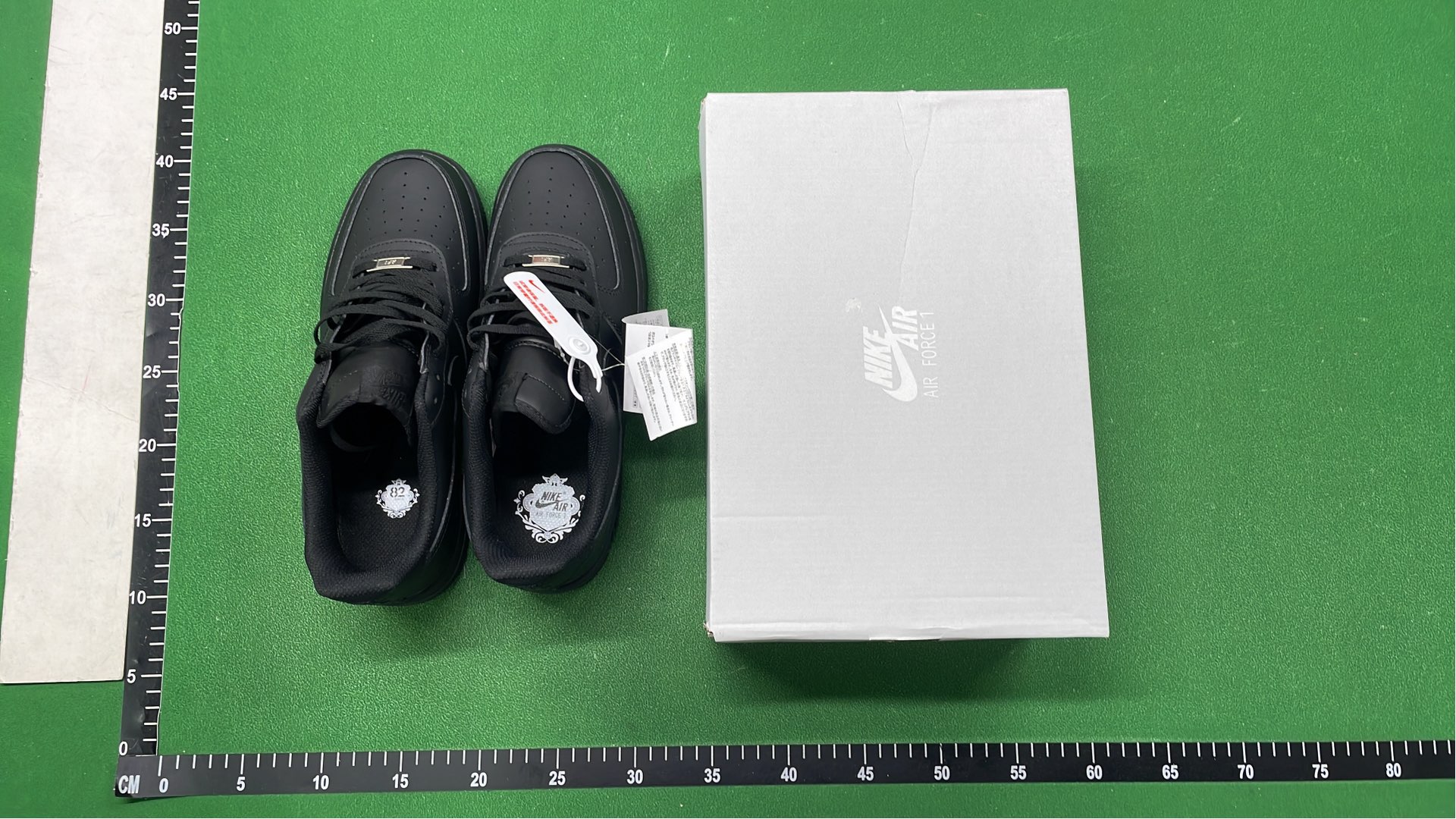 Nike Air Force 1 Low Supreme Collaboration Sneakers