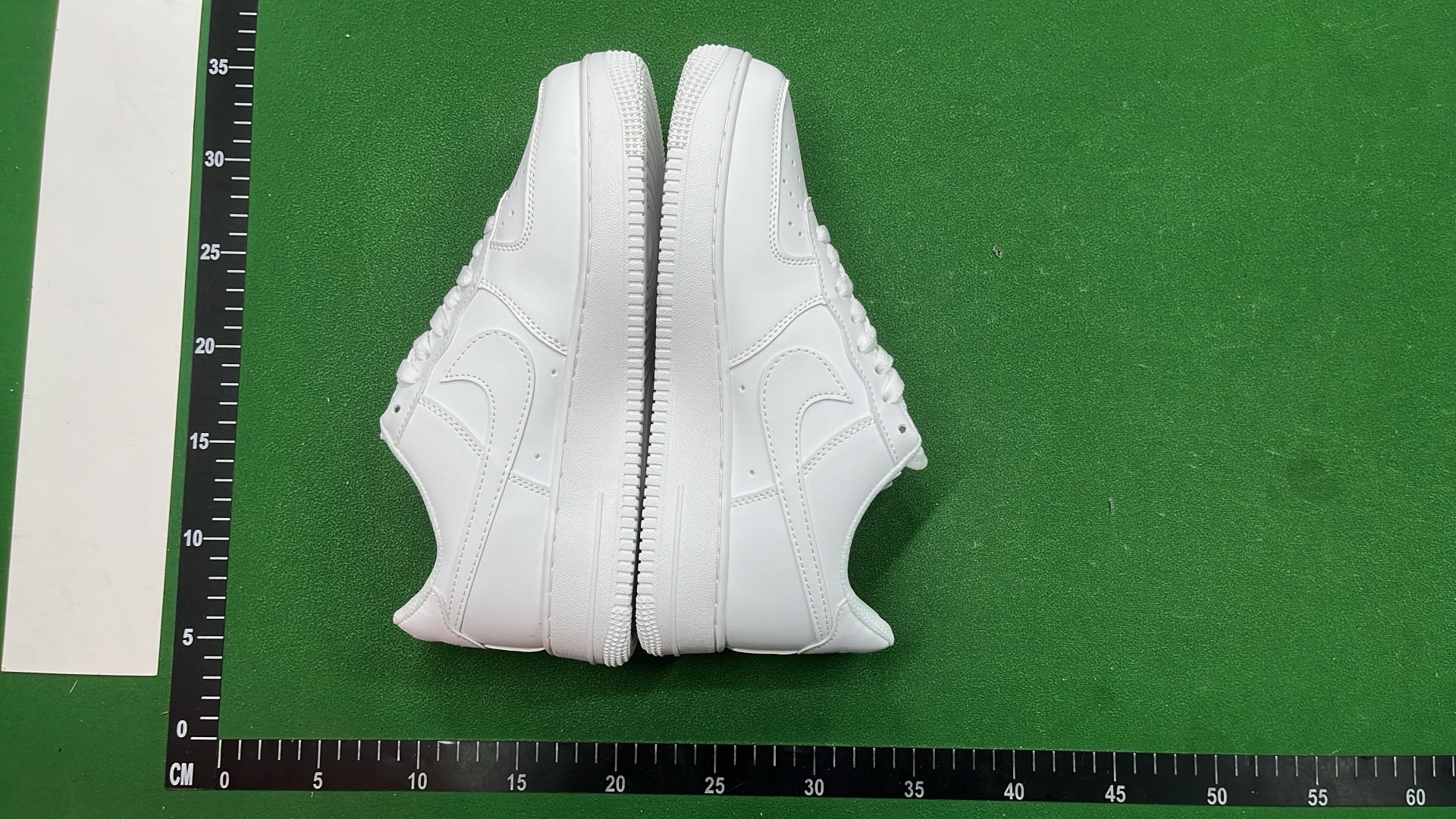 Nike Air Force 1 Low Supreme Collaboration Sneakers