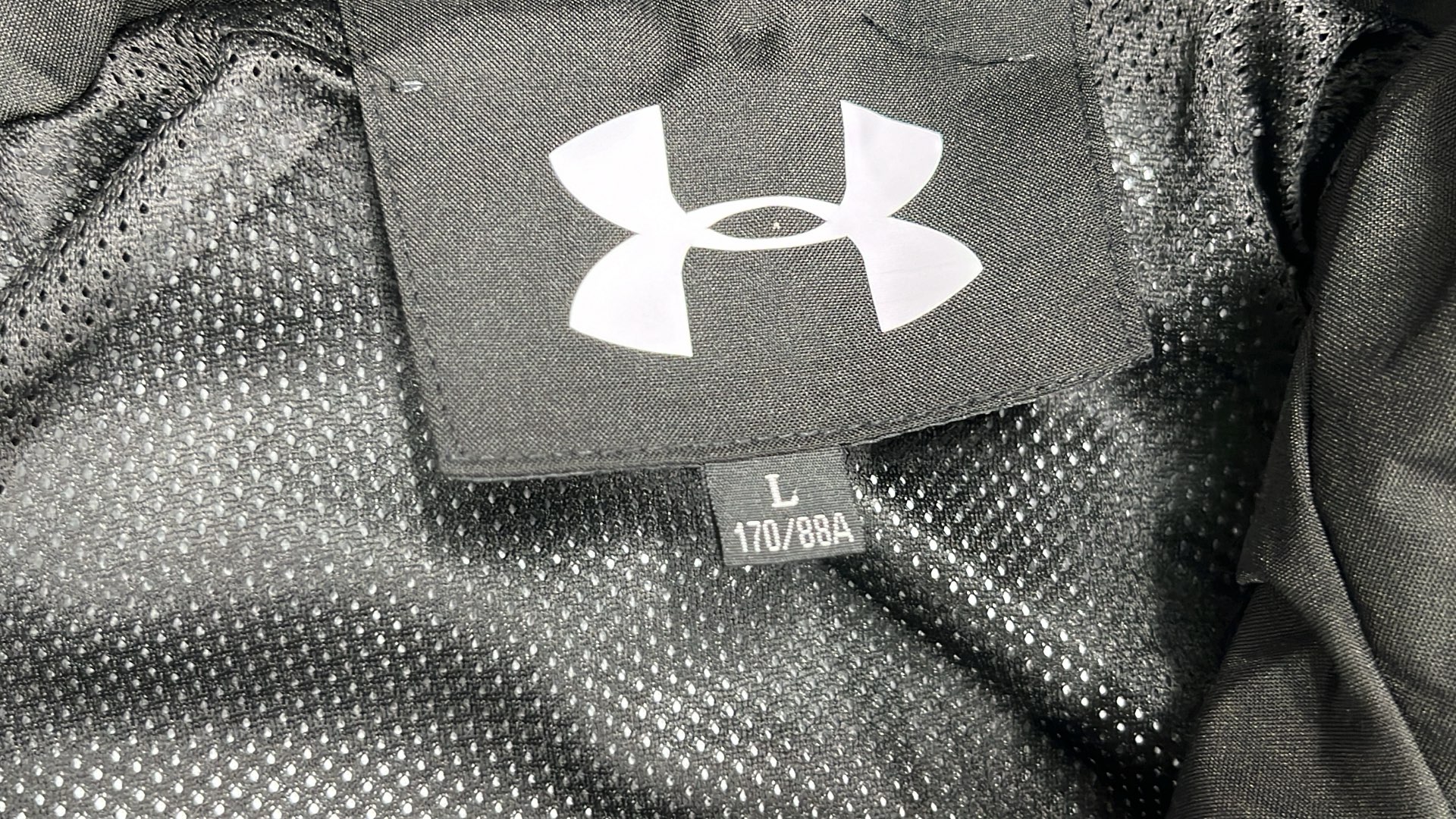 Under Armour Women's Lightweight Windbreaker Jacket