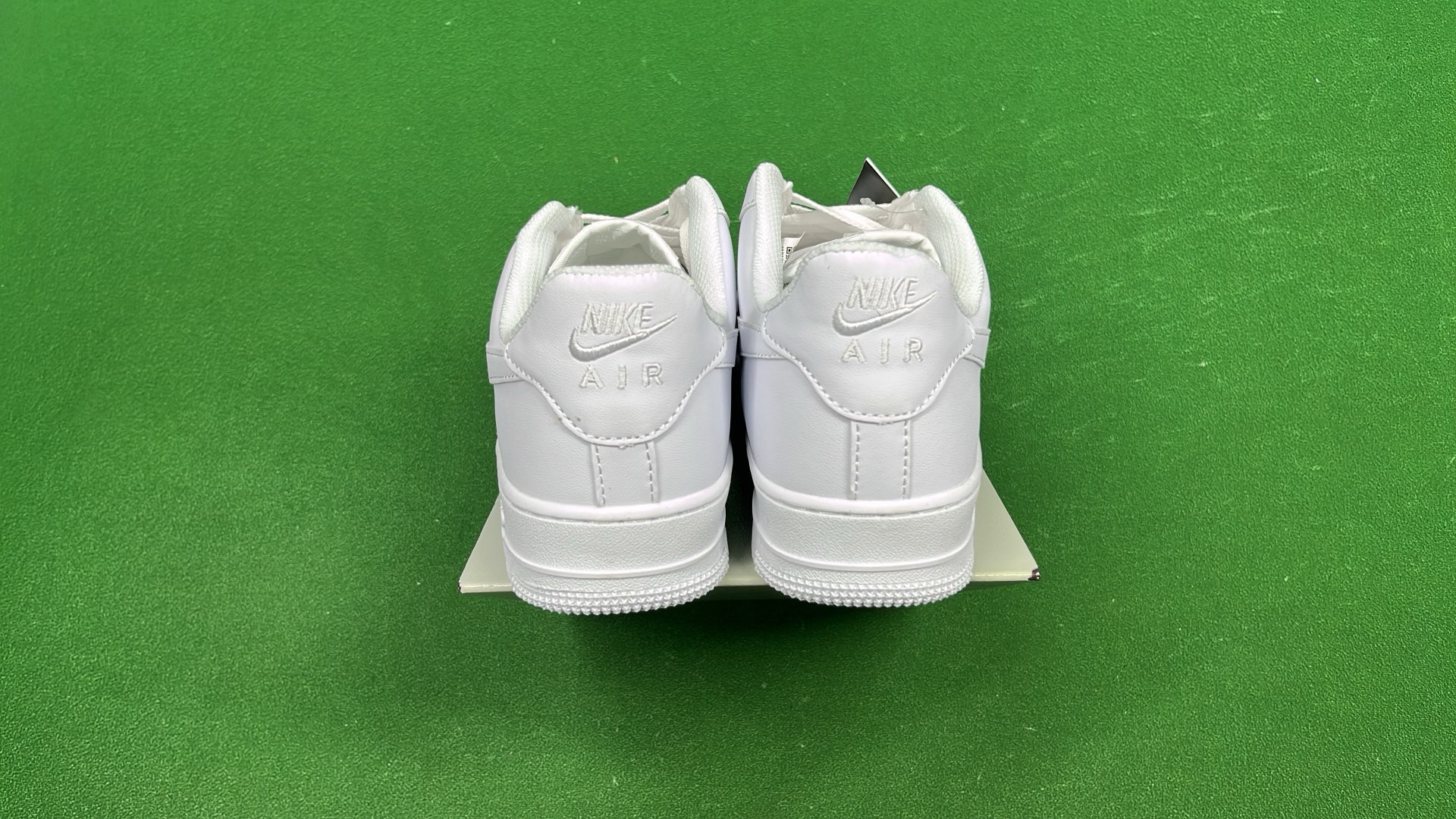 Nike Air Force 1 Low Supreme Collaboration Sneakers