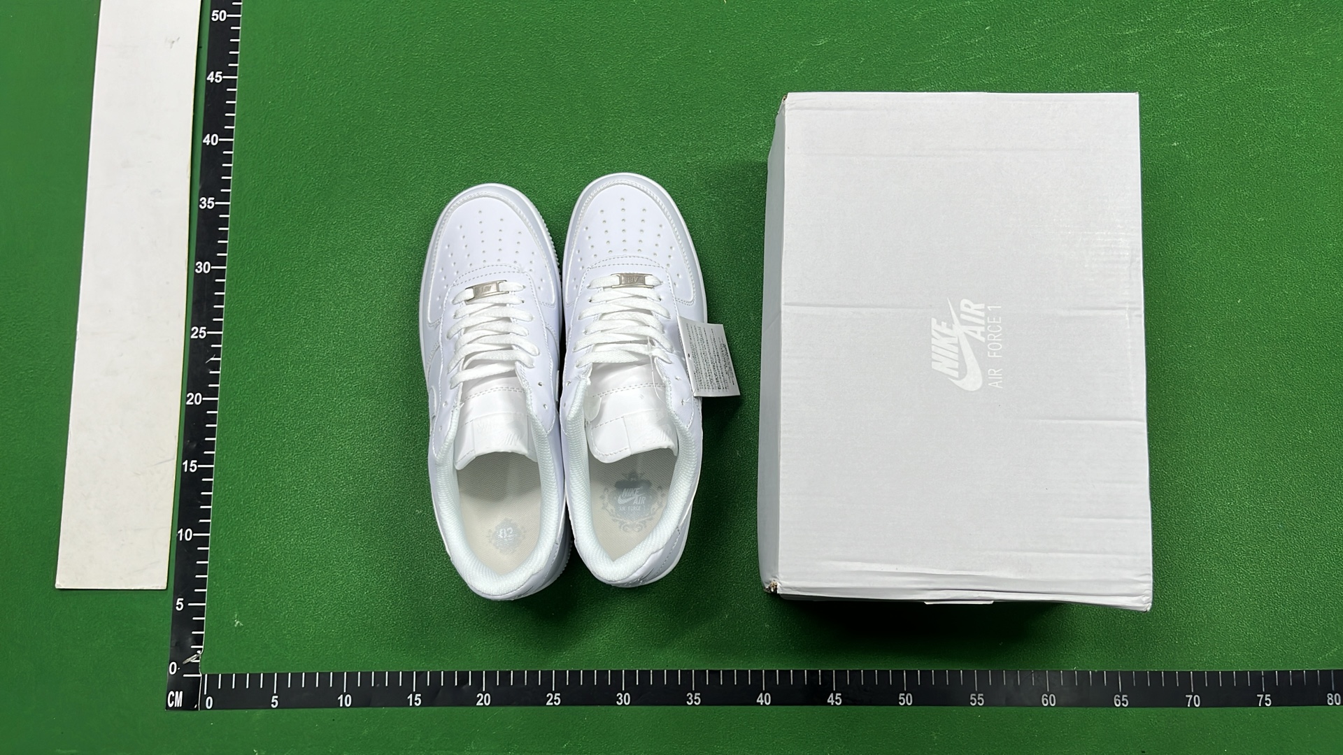 Nike Air Force 1 Low Supreme Collaboration Sneakers