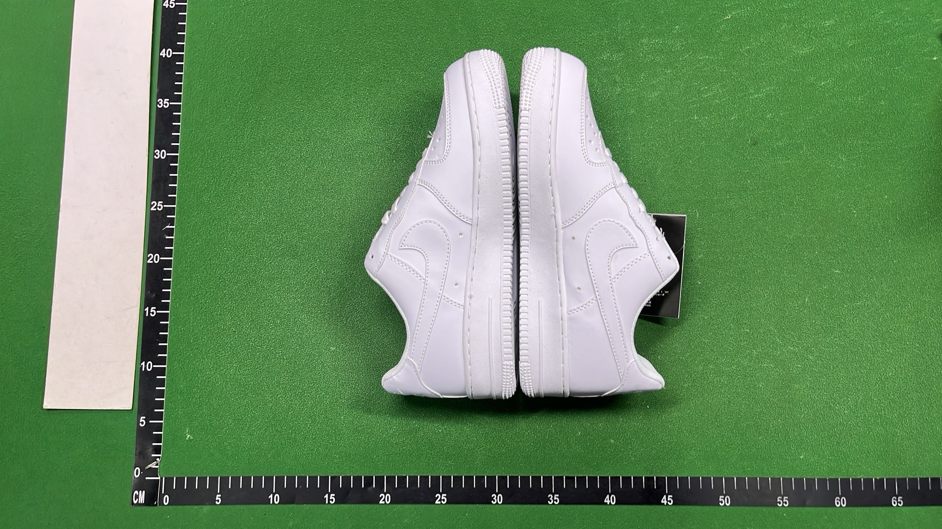 Nike Air Force 1 Low Supreme Collaboration Sneakers