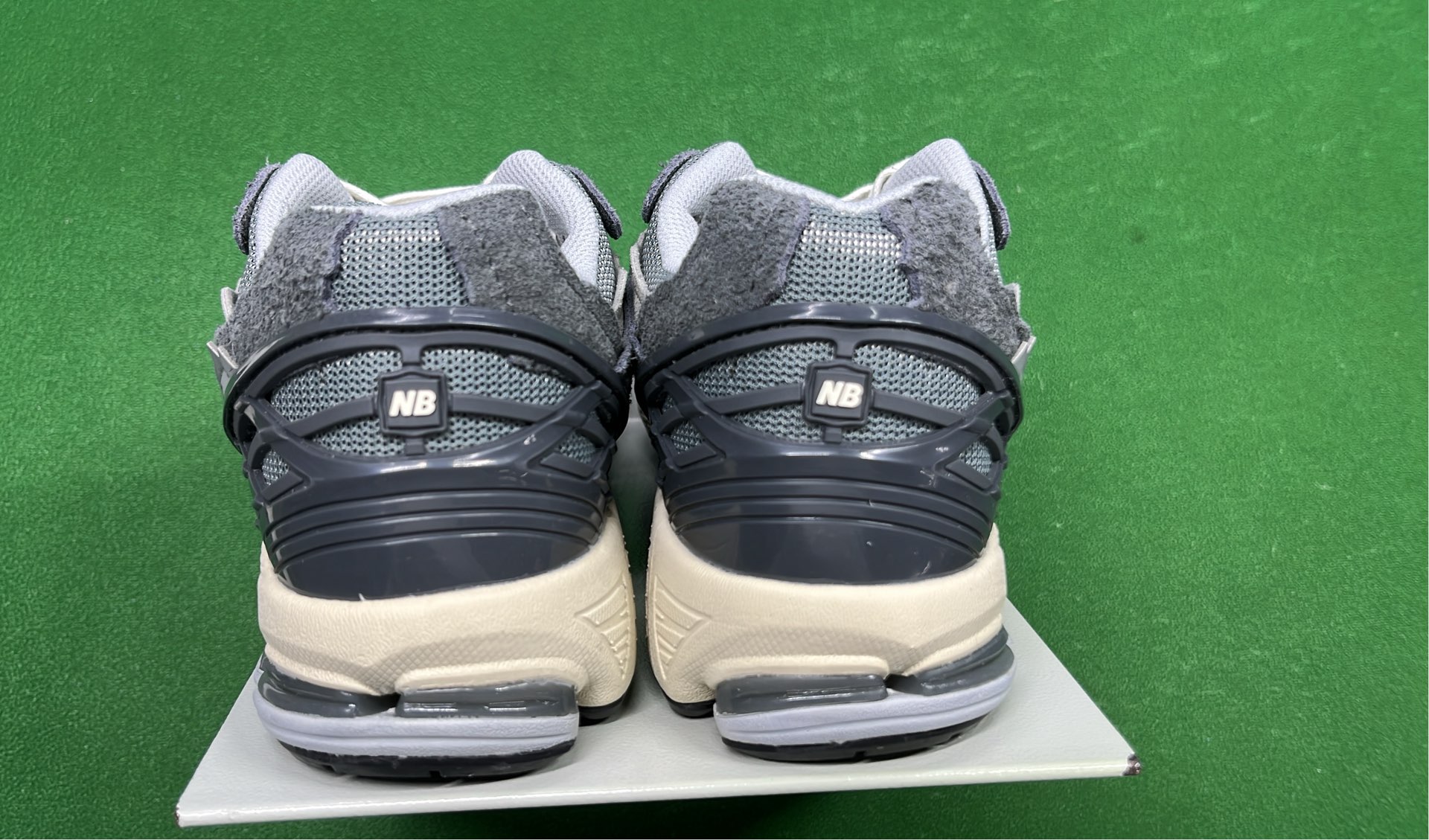 New Balance 2002R Running Shoes for Men and Women