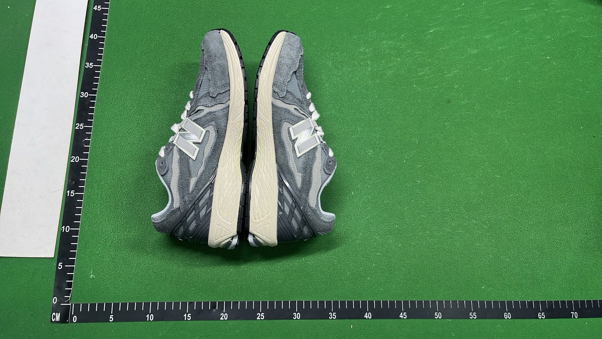 New Balance 2002R Running Shoes for Men and Women