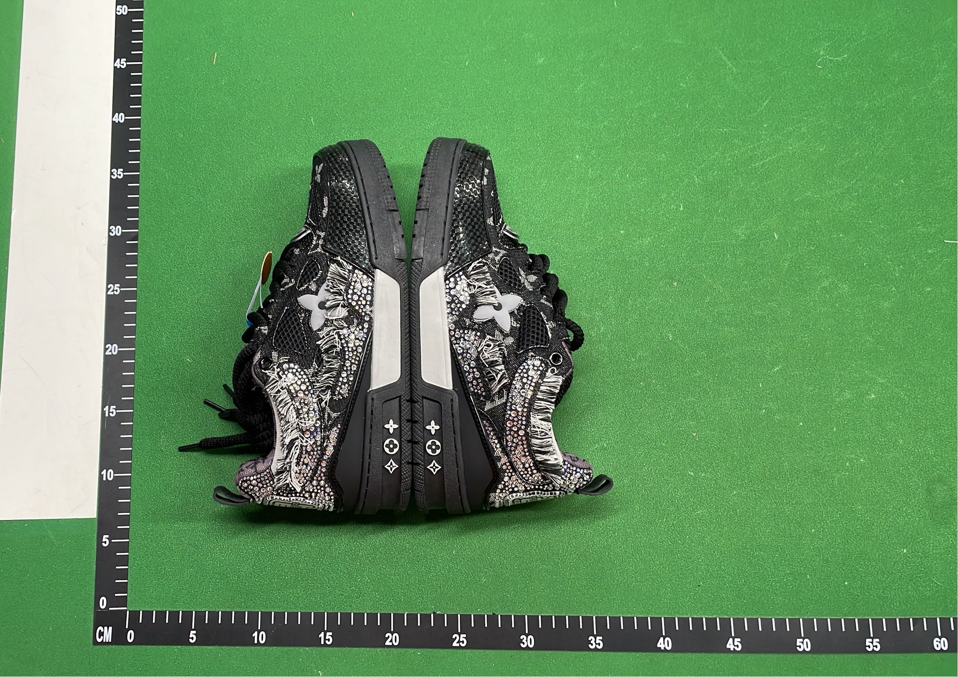 Lv Trainer Sneaker VCJK0521ZVL
