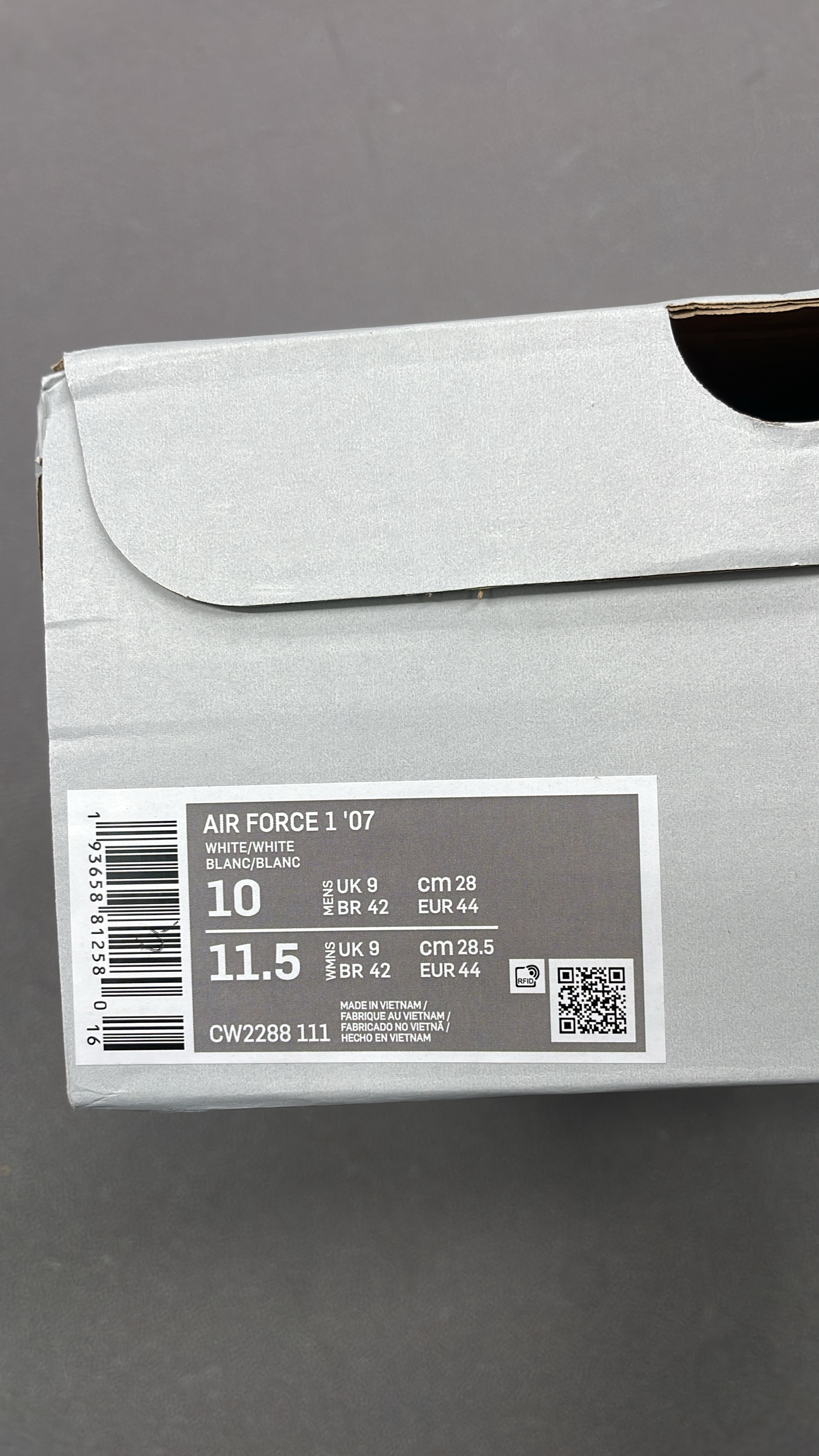 Supreme x Nike Air Force 1 Low Sneakers