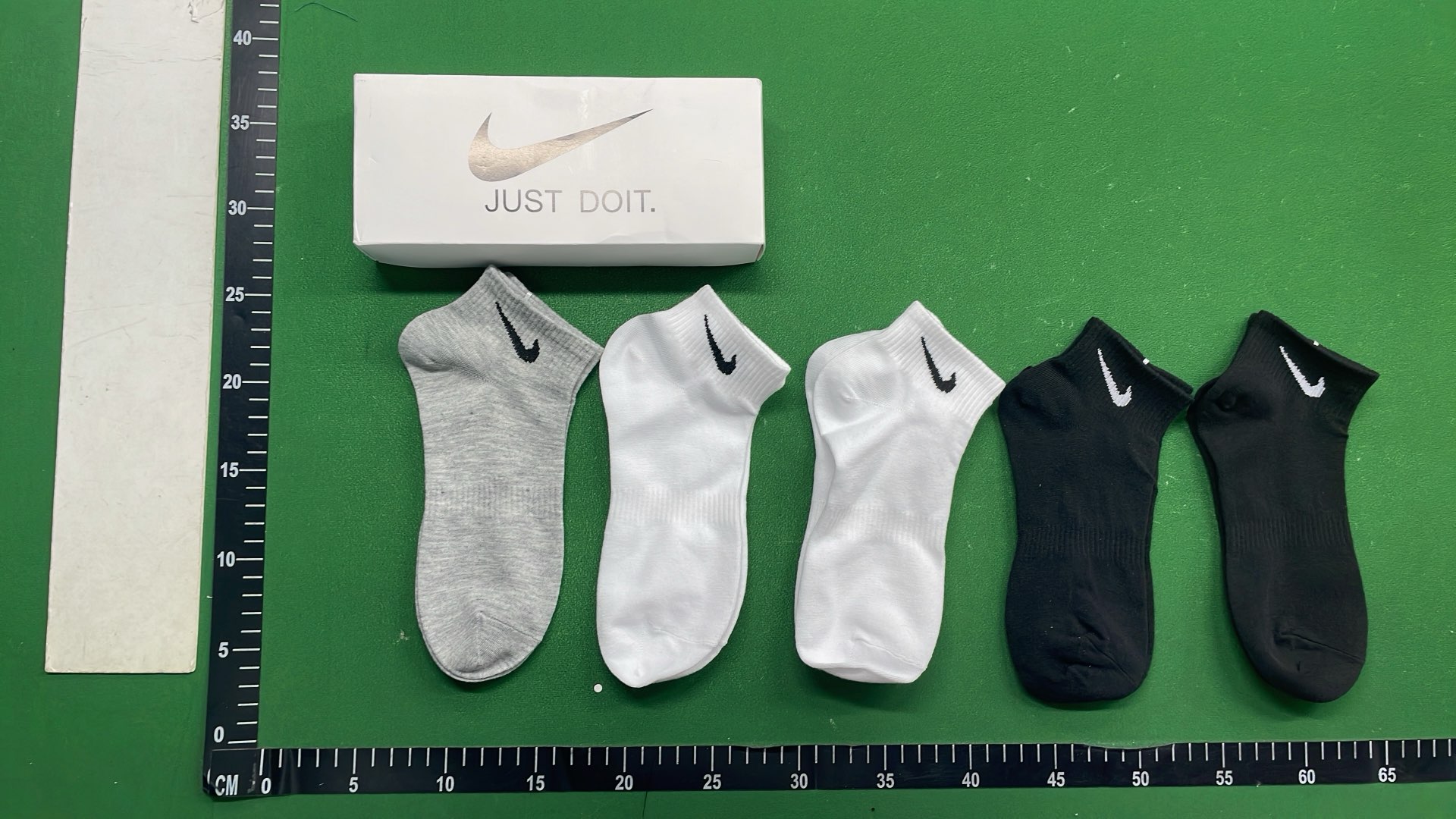 Nike Crew Socks 5-Pack - Gray, Black, White