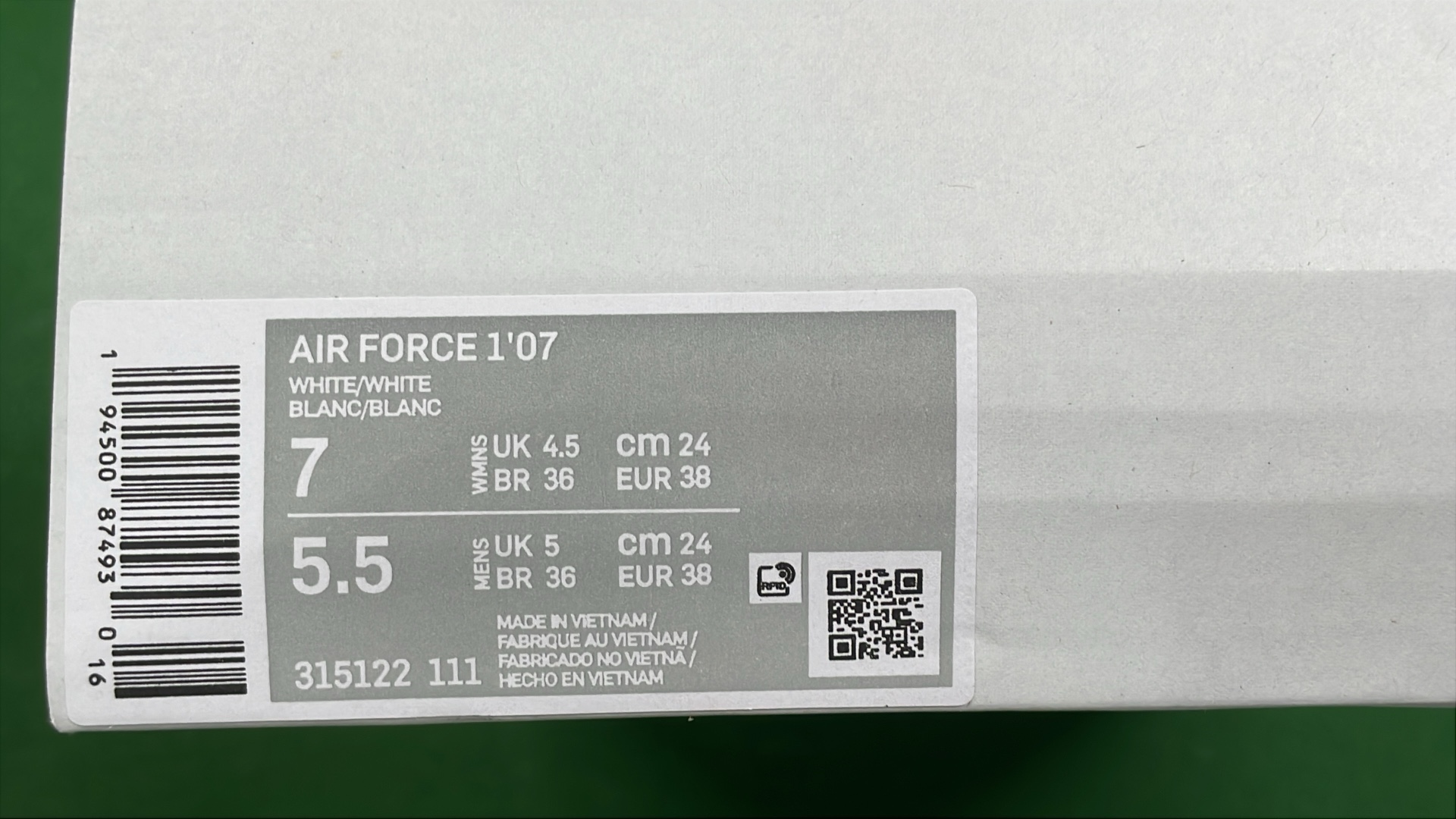 Nike Air Force 1 Low Supreme Collaboration Sneakers