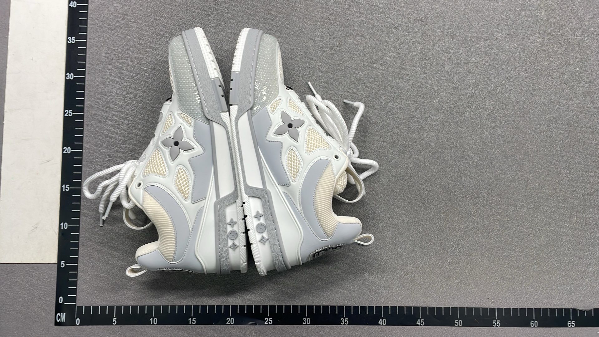 1:1 Batch LOUIS VUITTON shoes-1  in the Best OopBuy Spreadsheet QC photos