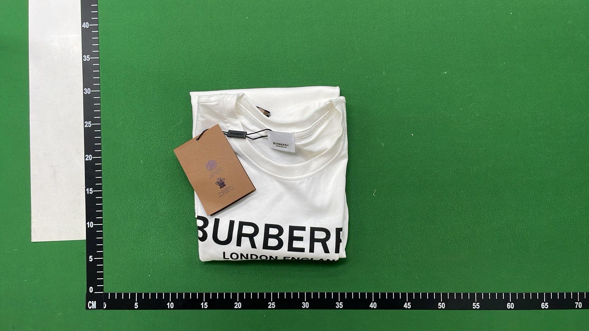 BURBERRY London England White T-Shirt with Check Sleeves