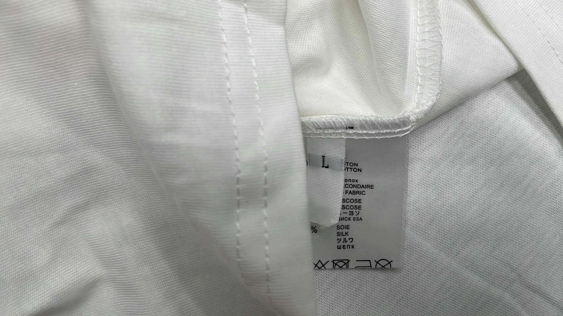 BURBERRY London England White T-Shirt with Check Sleeves