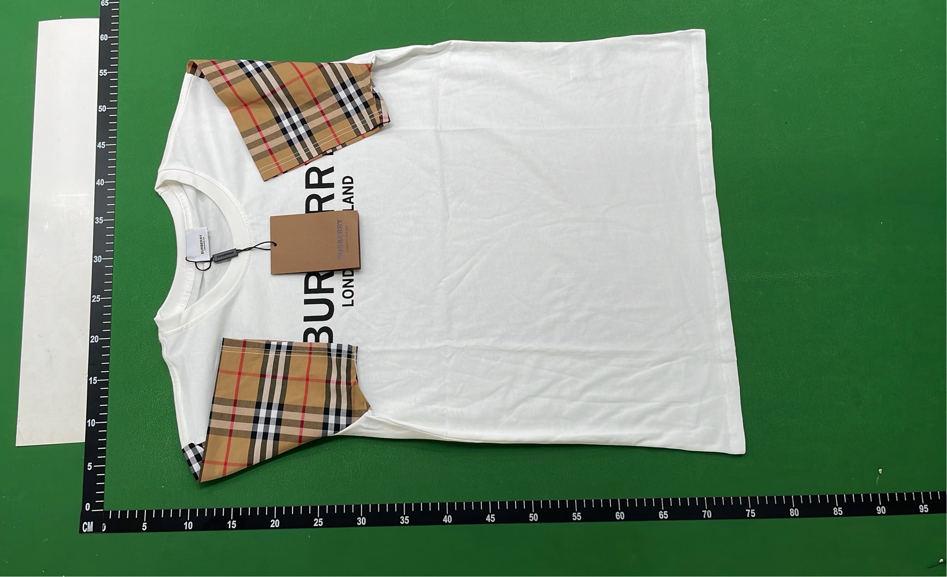BURBERRY London England White T-Shirt with Check Sleeves