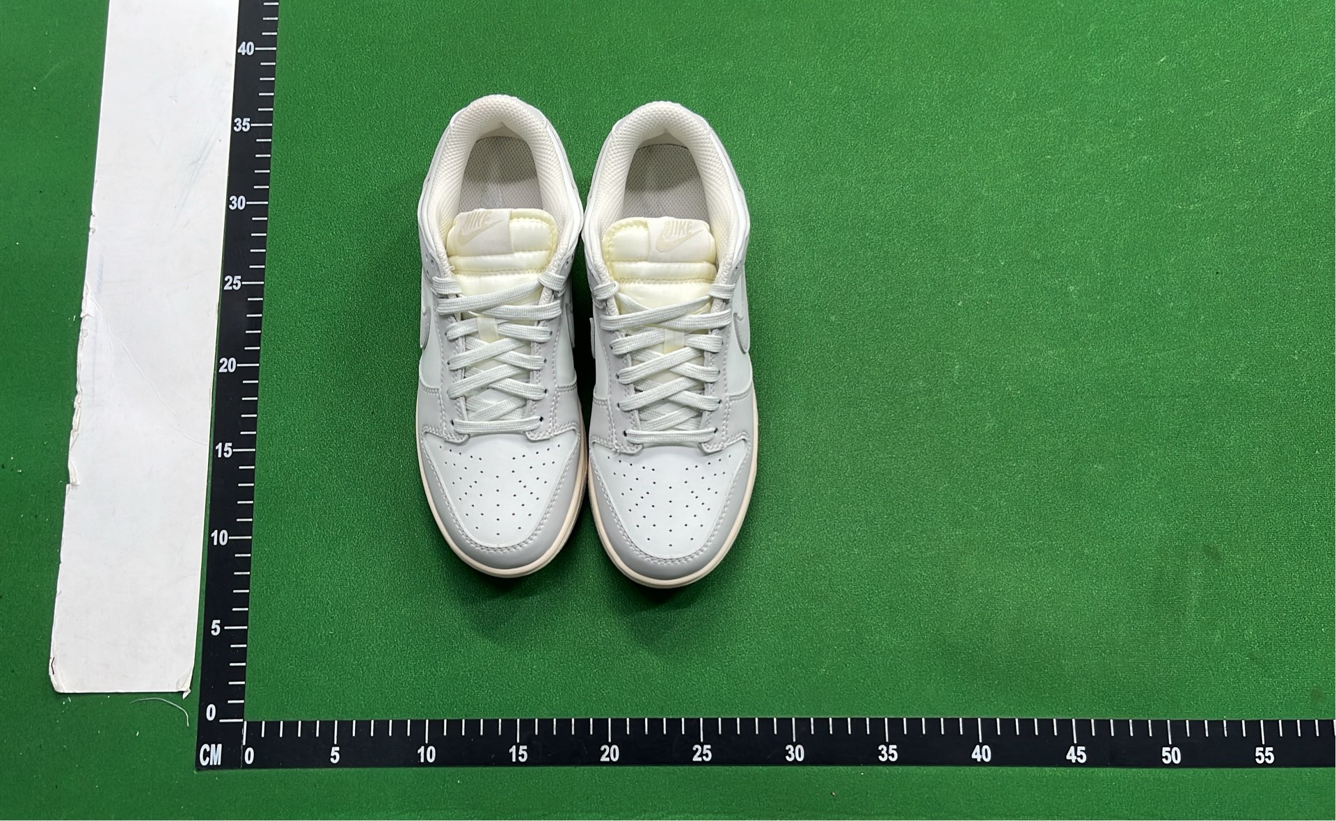AKA Top Flow VT Version Dunk SB Sneakers