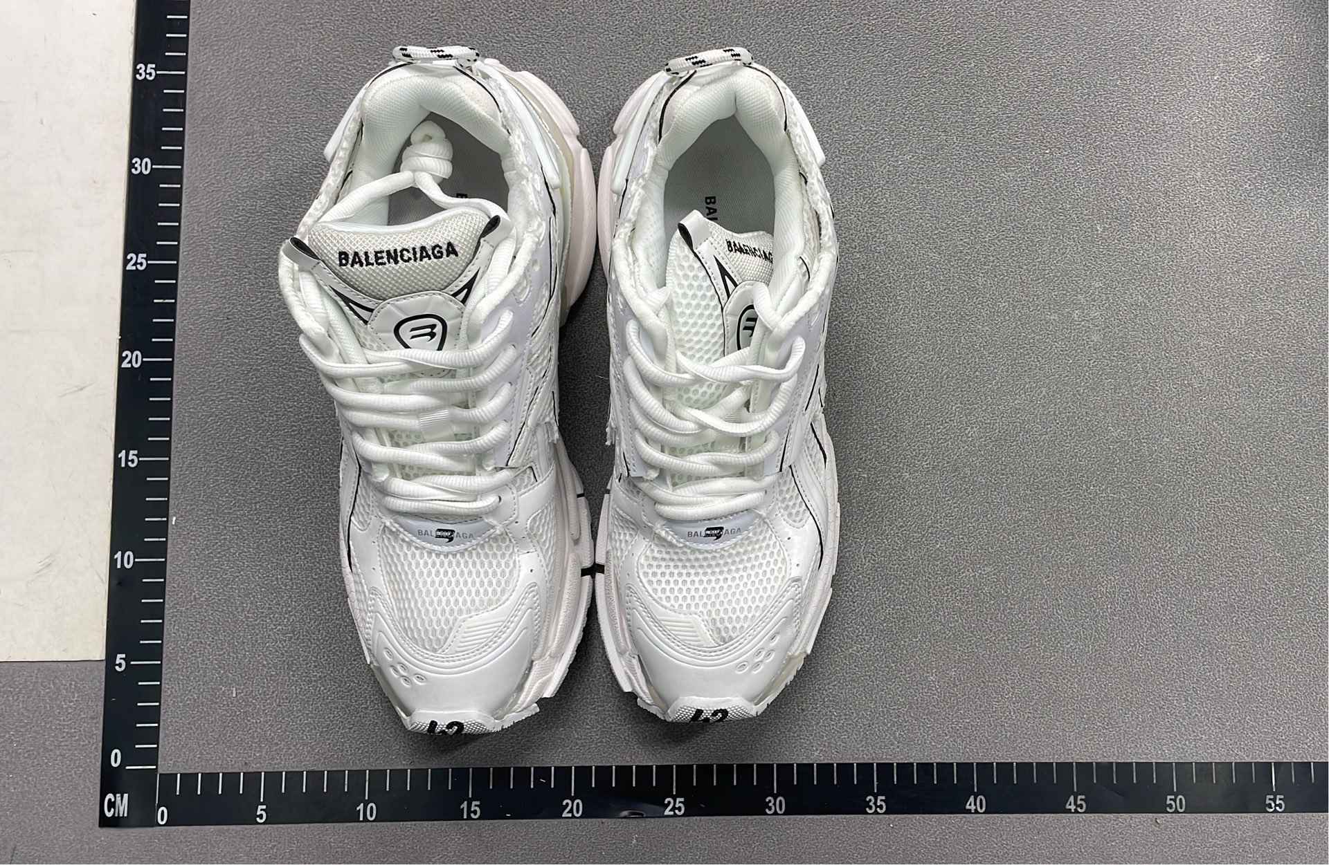 Balenciaga Runner Black/White Sneakers
