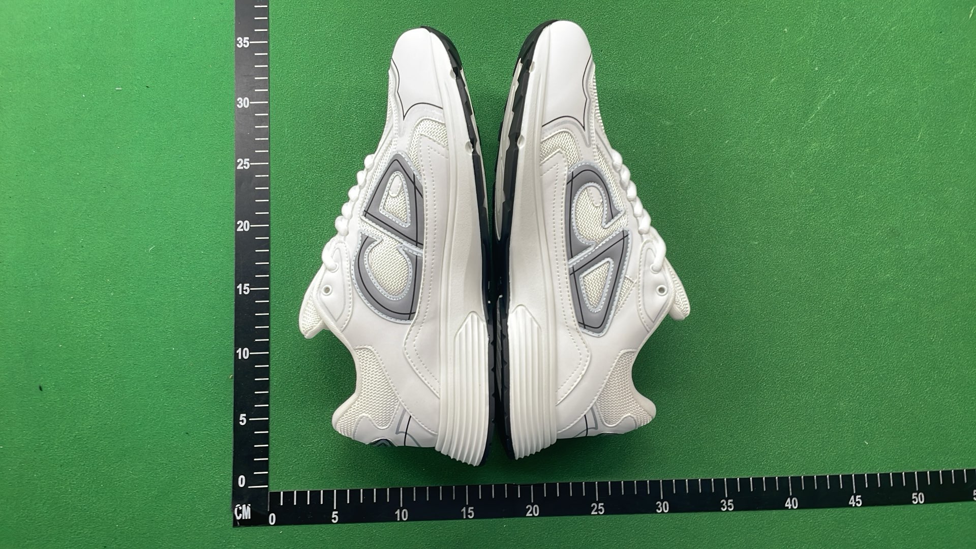 Dior Sneakers White and Black Mesh Running Shoes