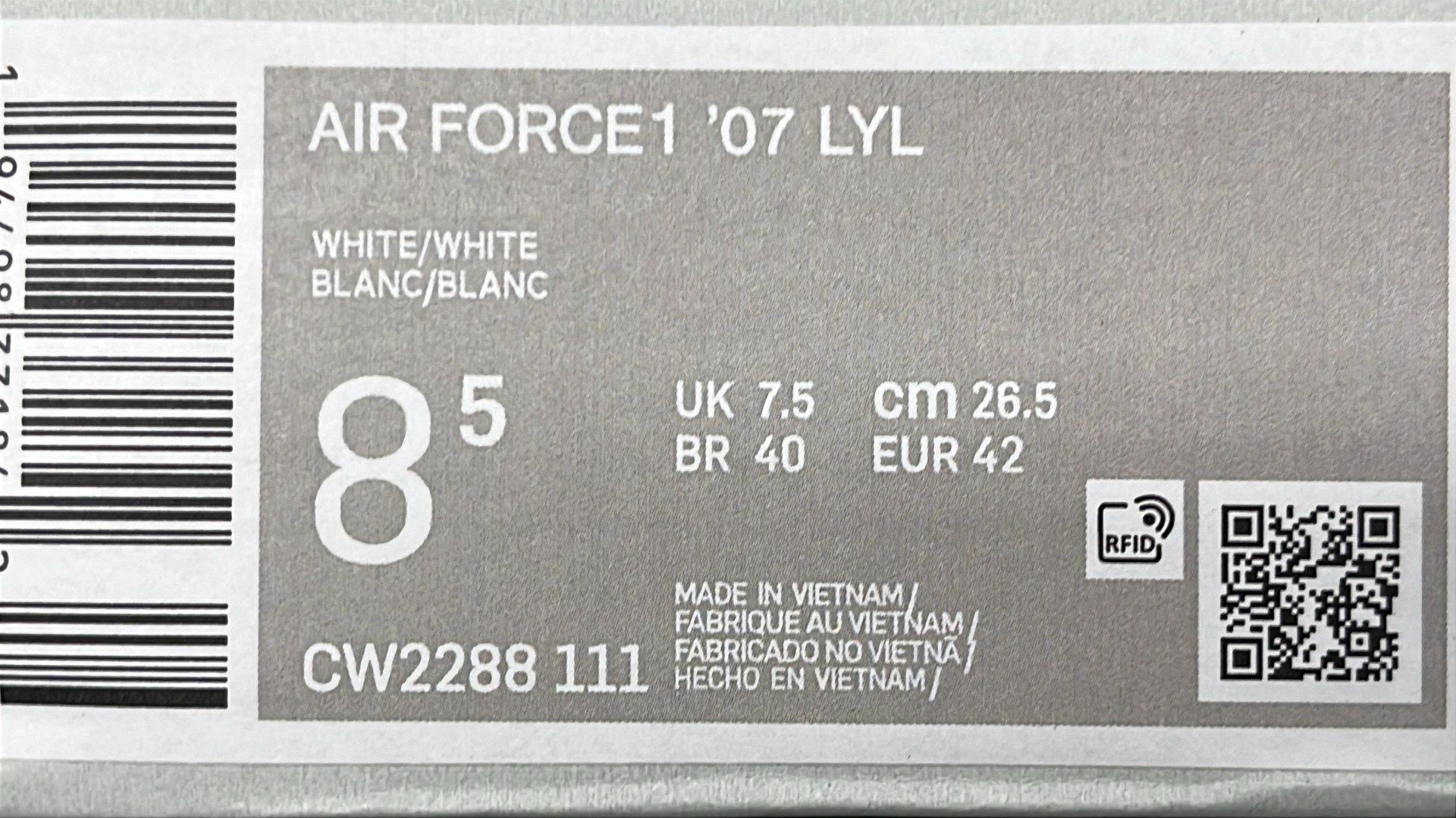 Nike Air Force 1 Low Supreme Collaboration Sneakers