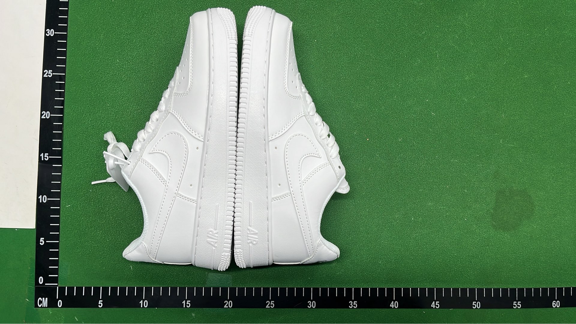 Nike Air Force 1 Low Supreme Collaboration Sneakers