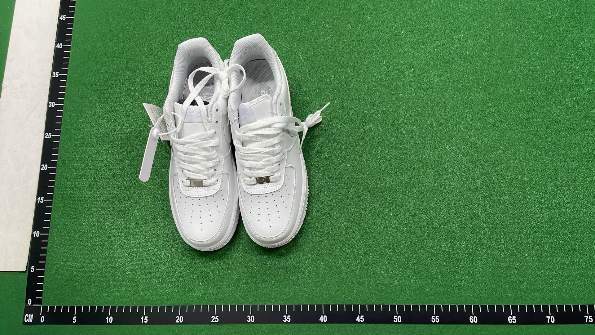 Nike Air Force 1 Low White Black Supreme Edition