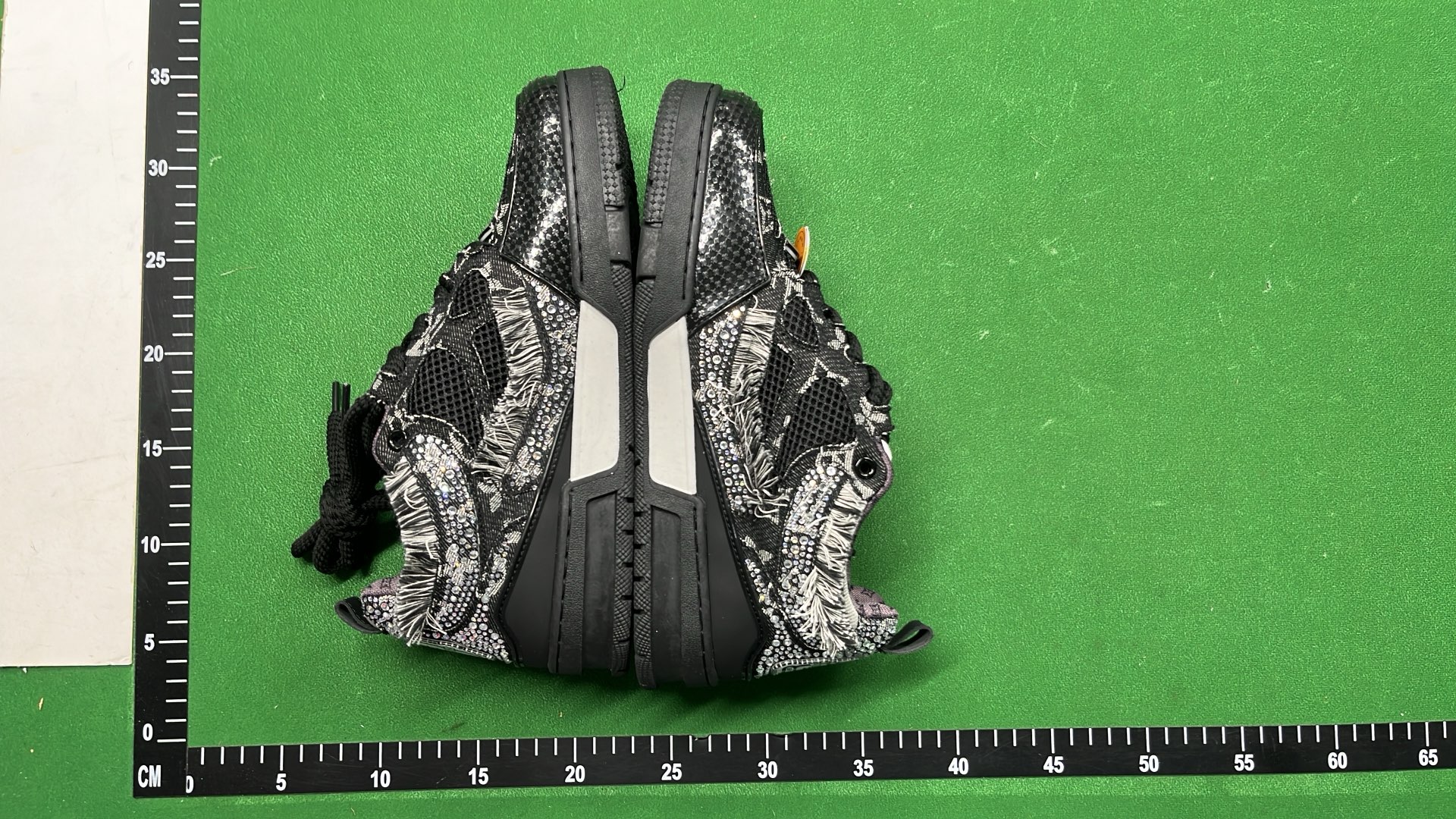 Lv Trainer Sneaker VCJK0521ZVL