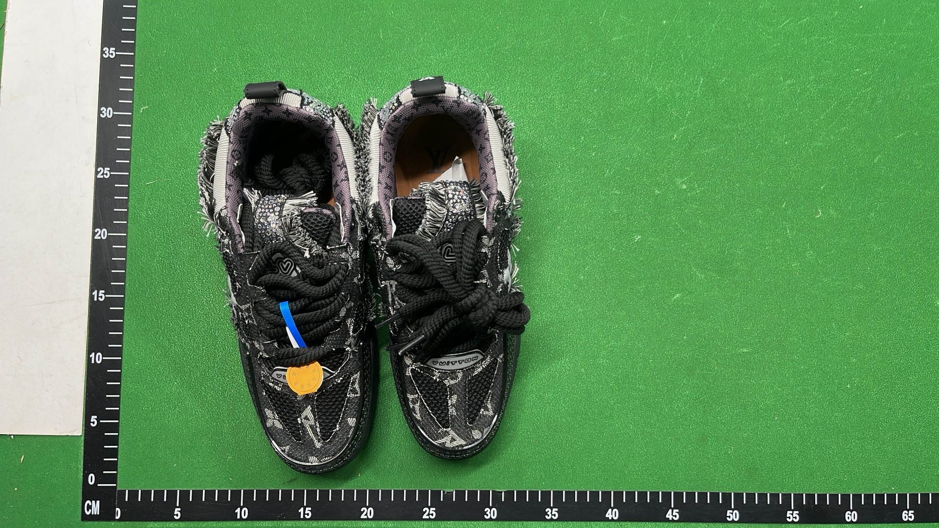 Lv Trainer Sneaker VCJK0521ZVL