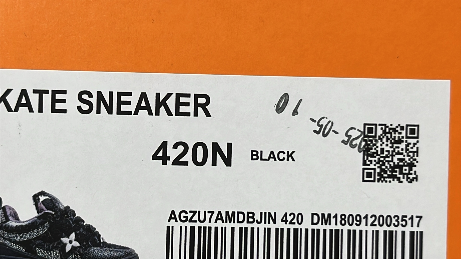 Lv Trainer Sneaker VCJK0521ZVL