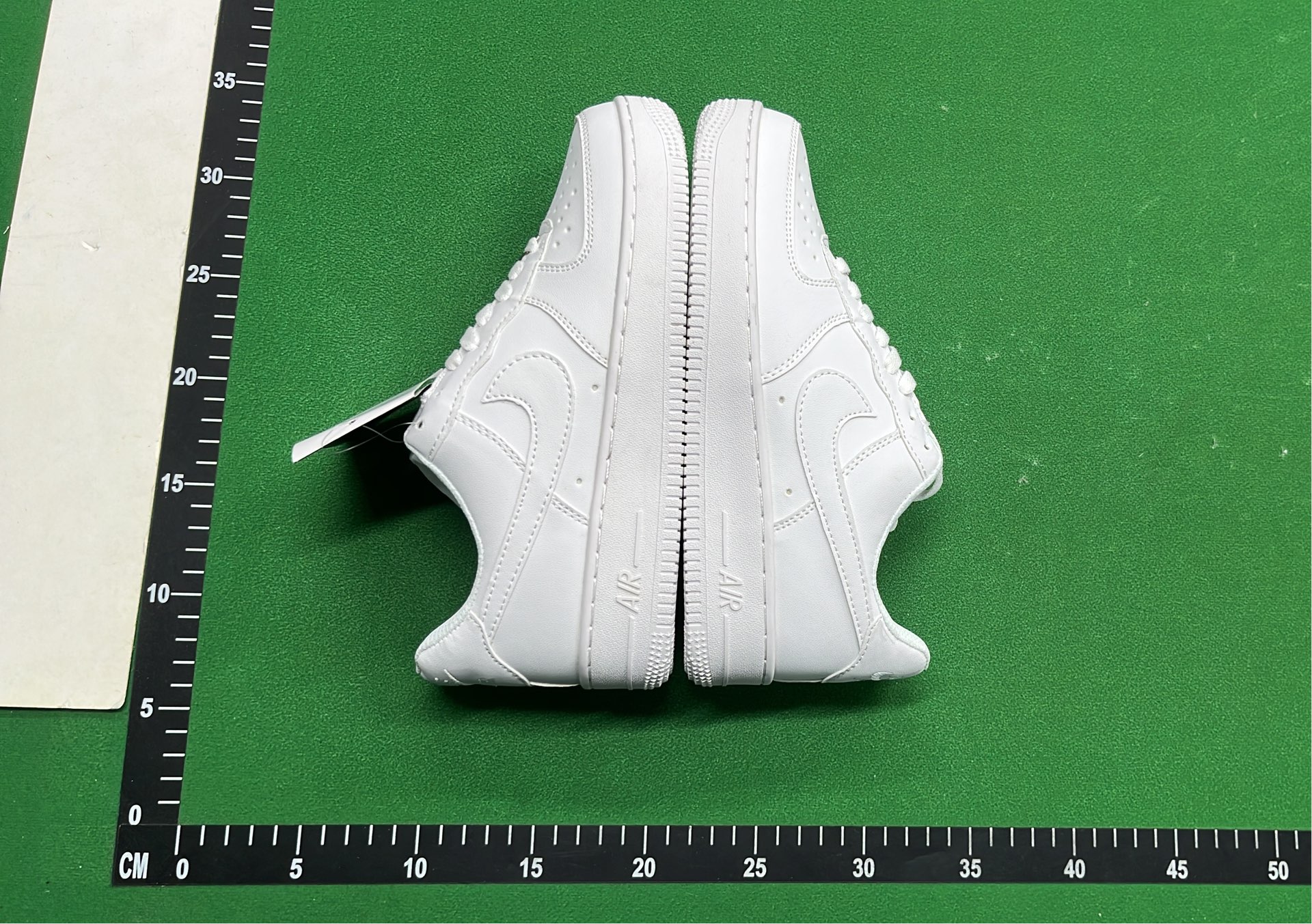 Nike Air Force 1 Low Supreme x Nike Collaboration Sneakers