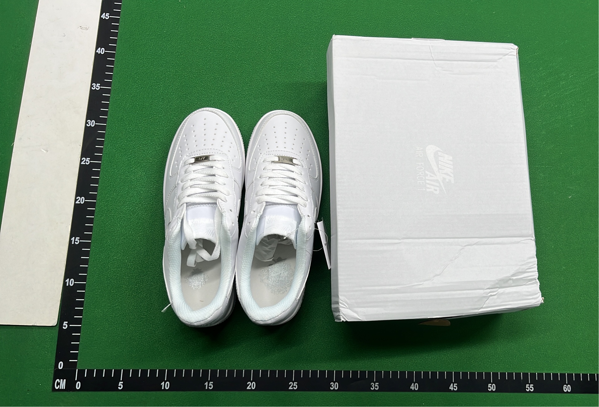 Nike Air Force 1 Low Supreme x Nike Collaboration Sneakers