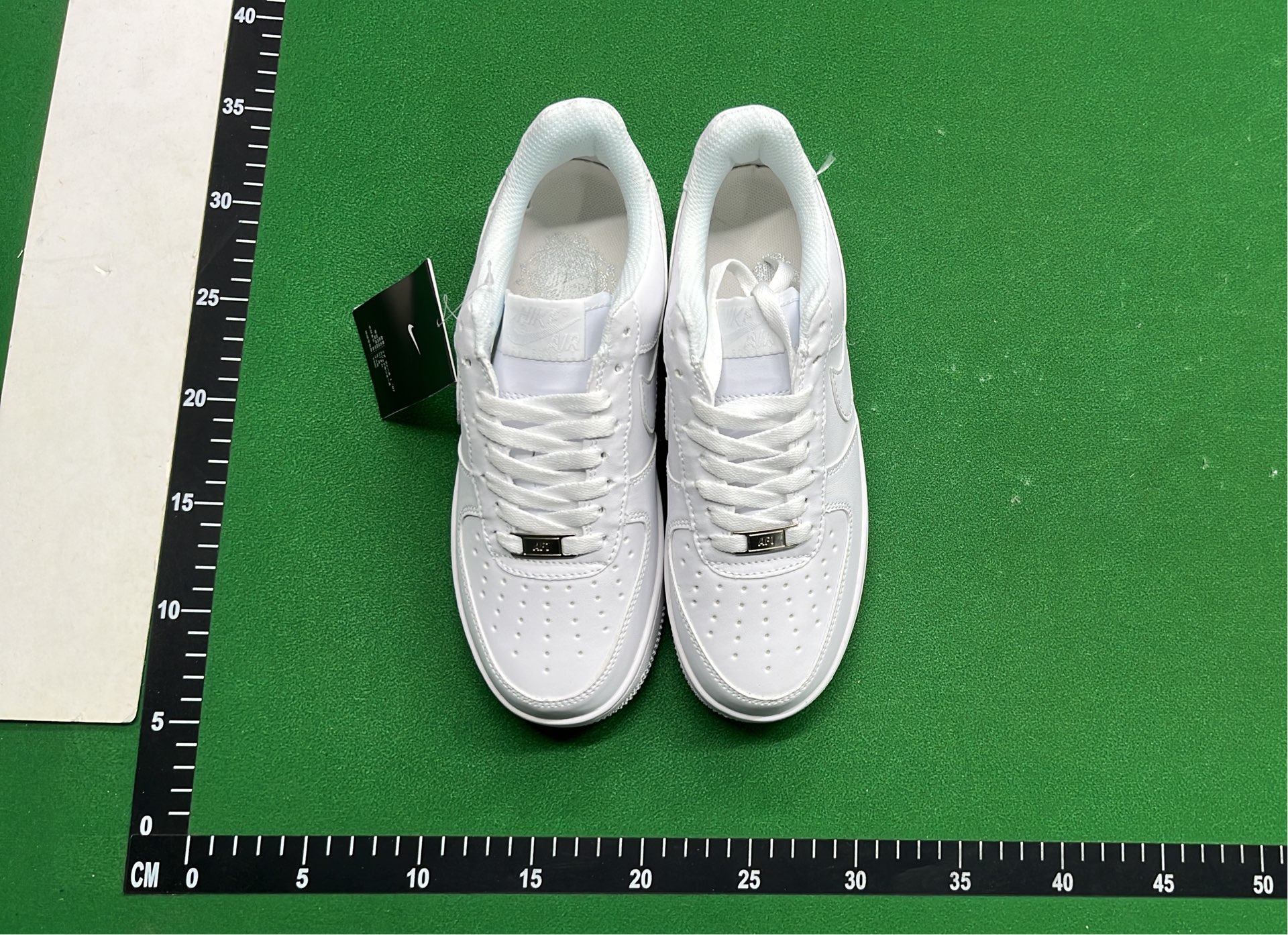 Nike Air Force 1 Low Supreme x Nike Collaboration Sneakers