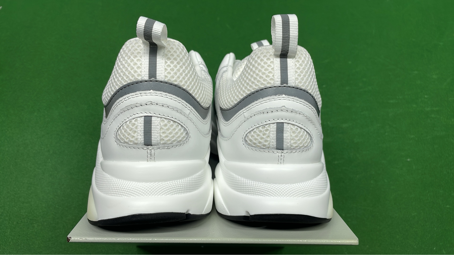 1:1 Batch DIOR B22 Shoes-1  in the Best OopBuy Spreadsheet QC photos