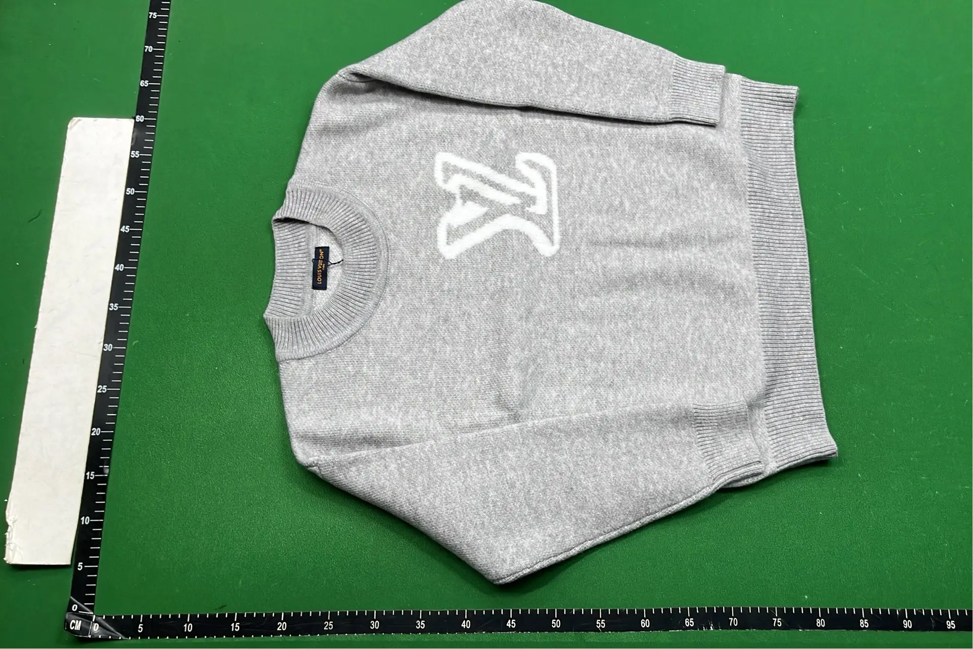 1:1 Batch LOUIS VUITTONsweater1  in the Best OopBuy Spreadsheet QC photos