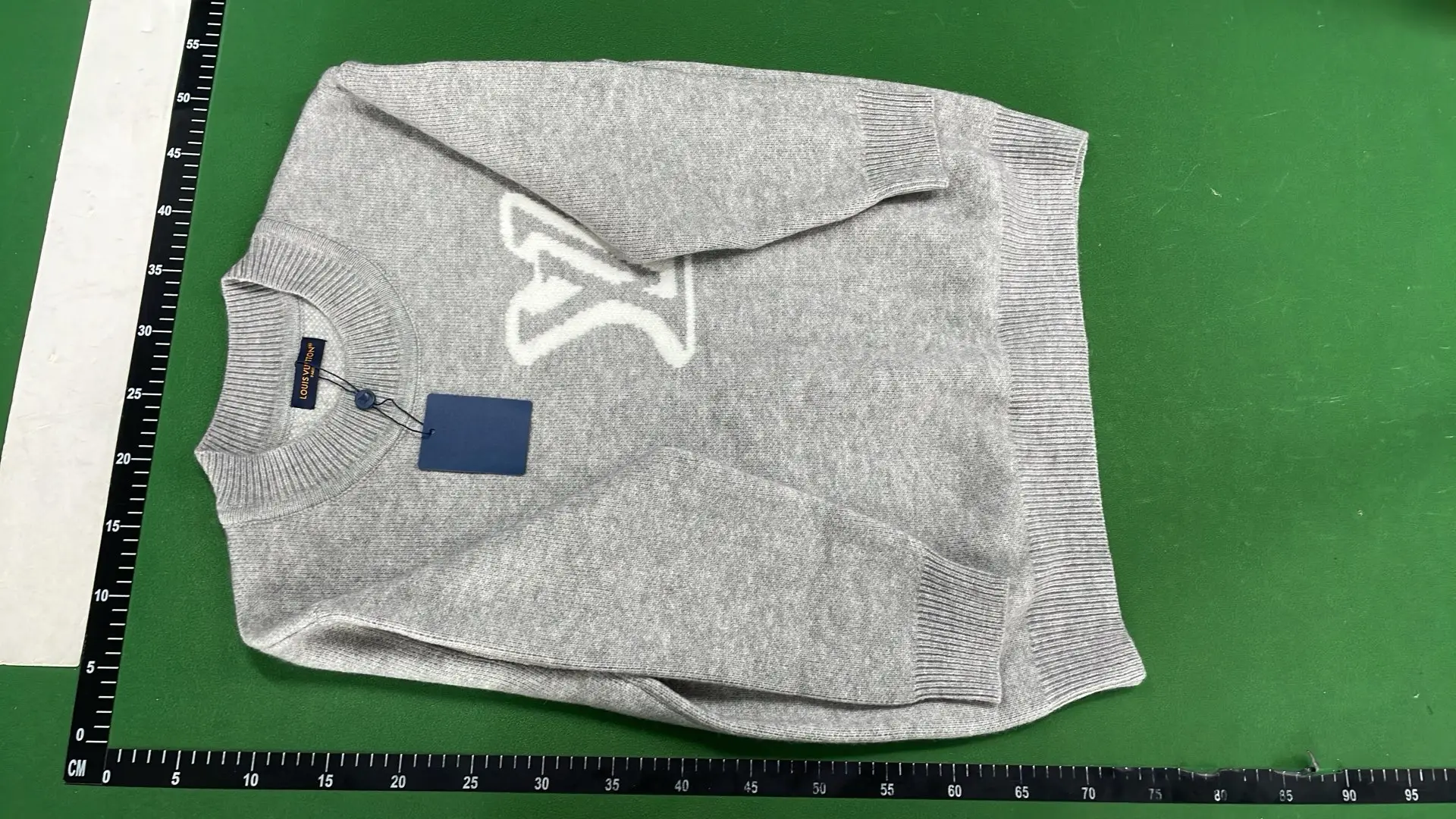 1:1 Batch LOUIS VUITTONsweater1  in the Best OopBuy Spreadsheet QC photos