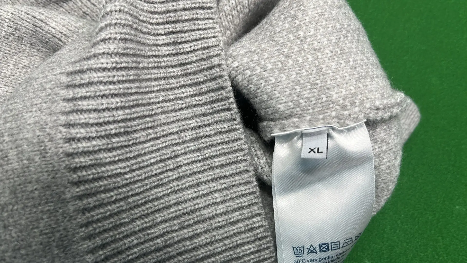 1:1 Batch LOUIS VUITTONsweater1  in the Best OopBuy Spreadsheet QC photos