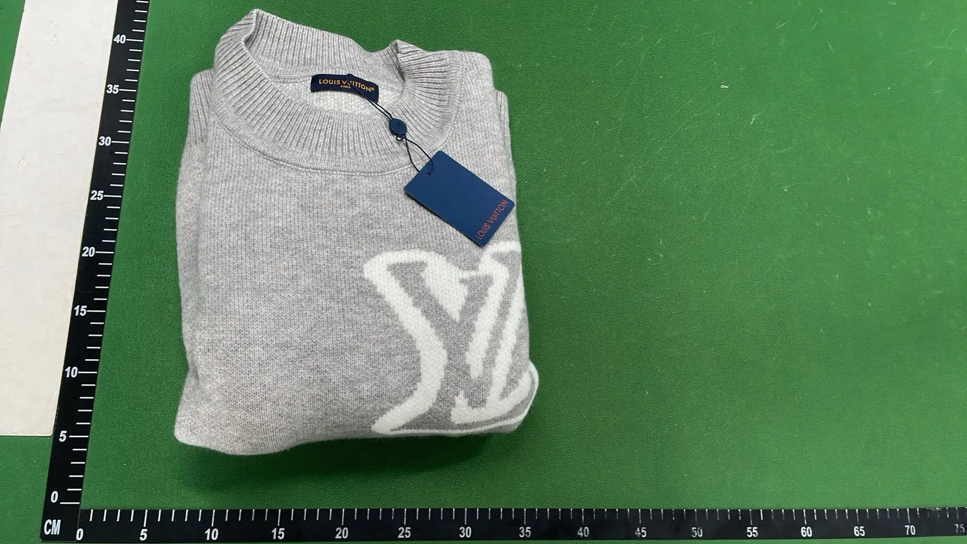 1:1 Batch LOUIS VUITTONsweater1  in the Best OopBuy Spreadsheet QC photos